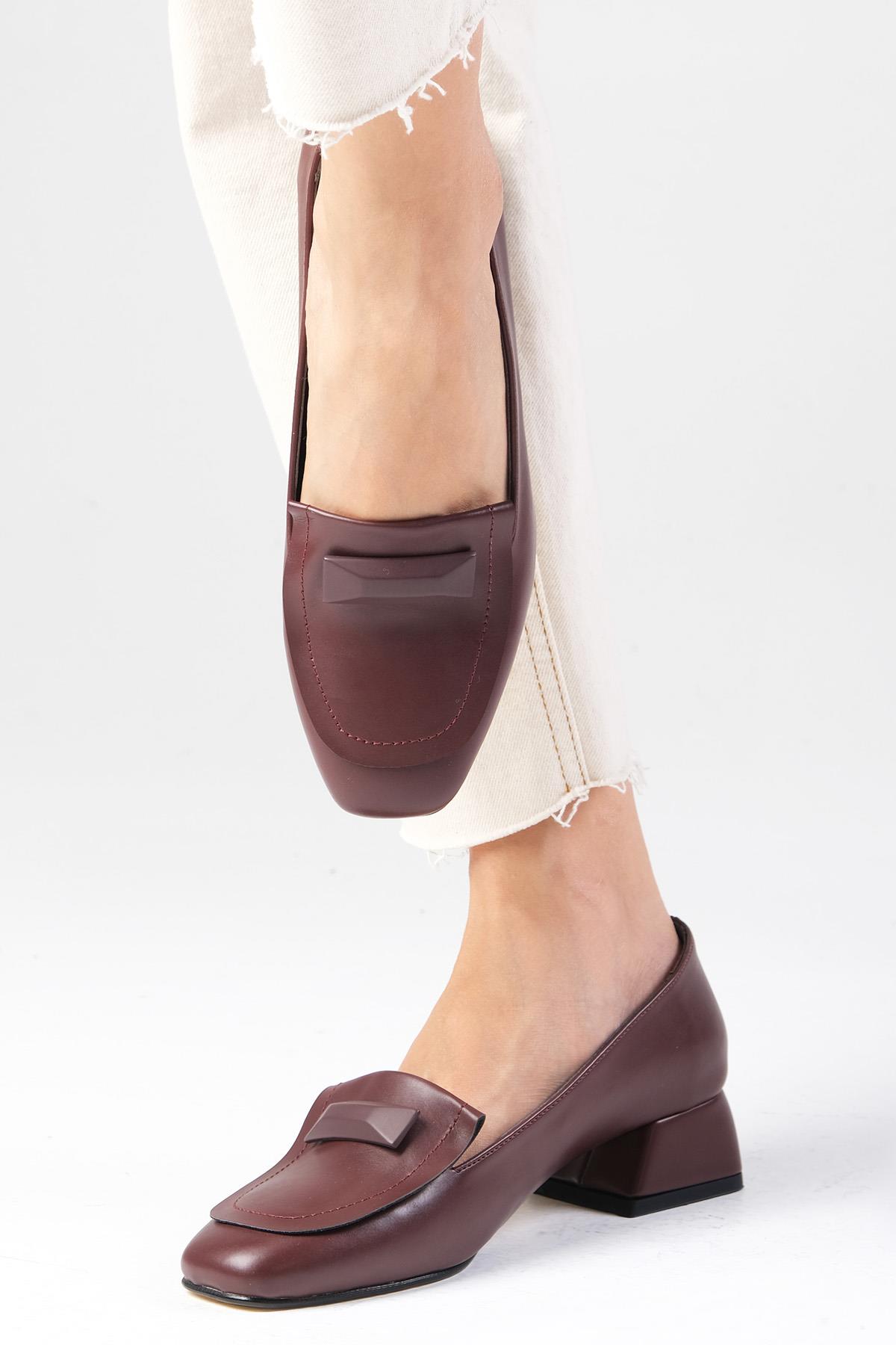 Verona Bordo Renk Kısa Topuklu Ayakkabı