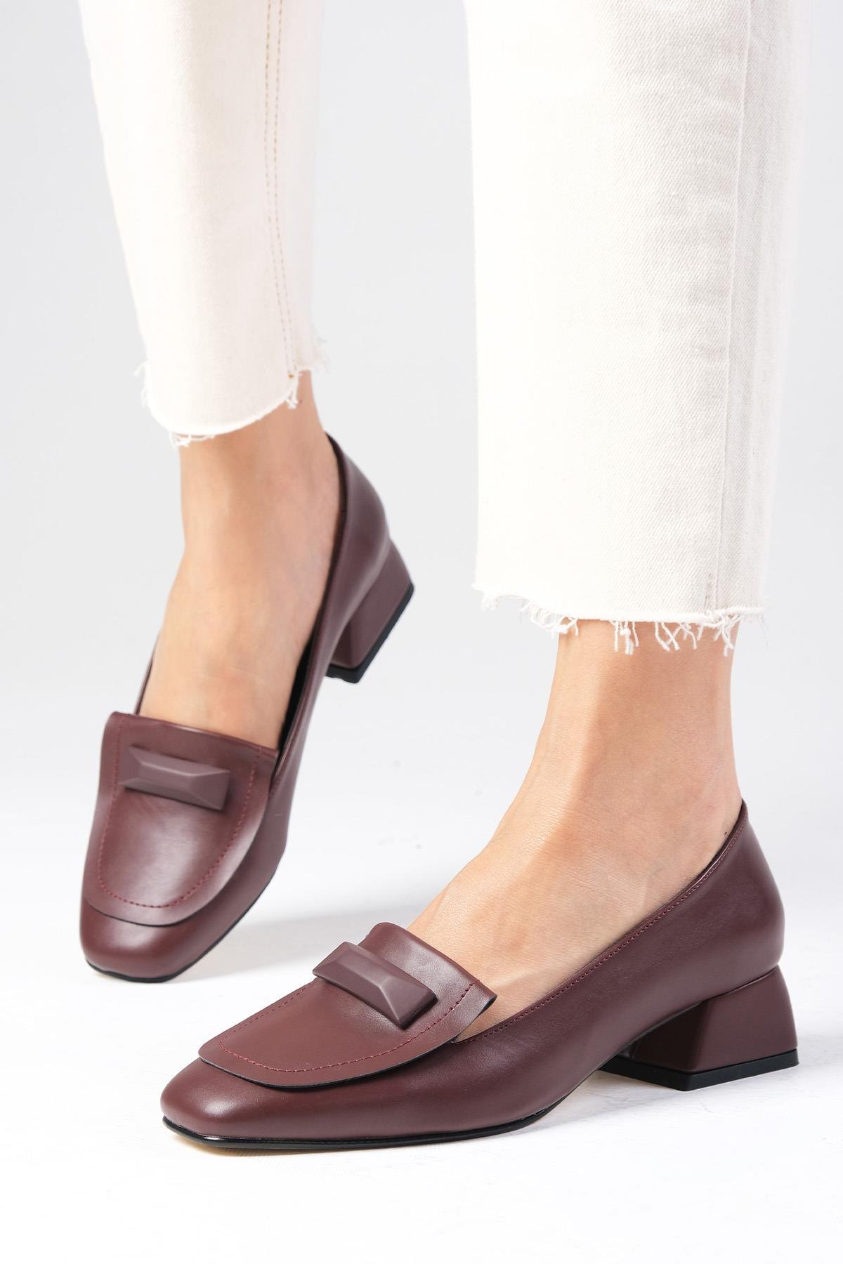 Verona Bordo Renk Kısa Topuklu Ayakkabı