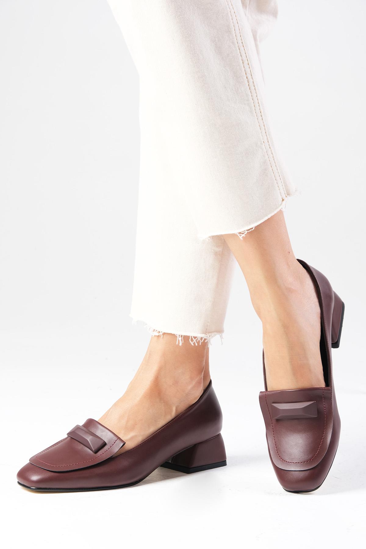 Verona Bordo Renk Kısa Topuklu Ayakkabı