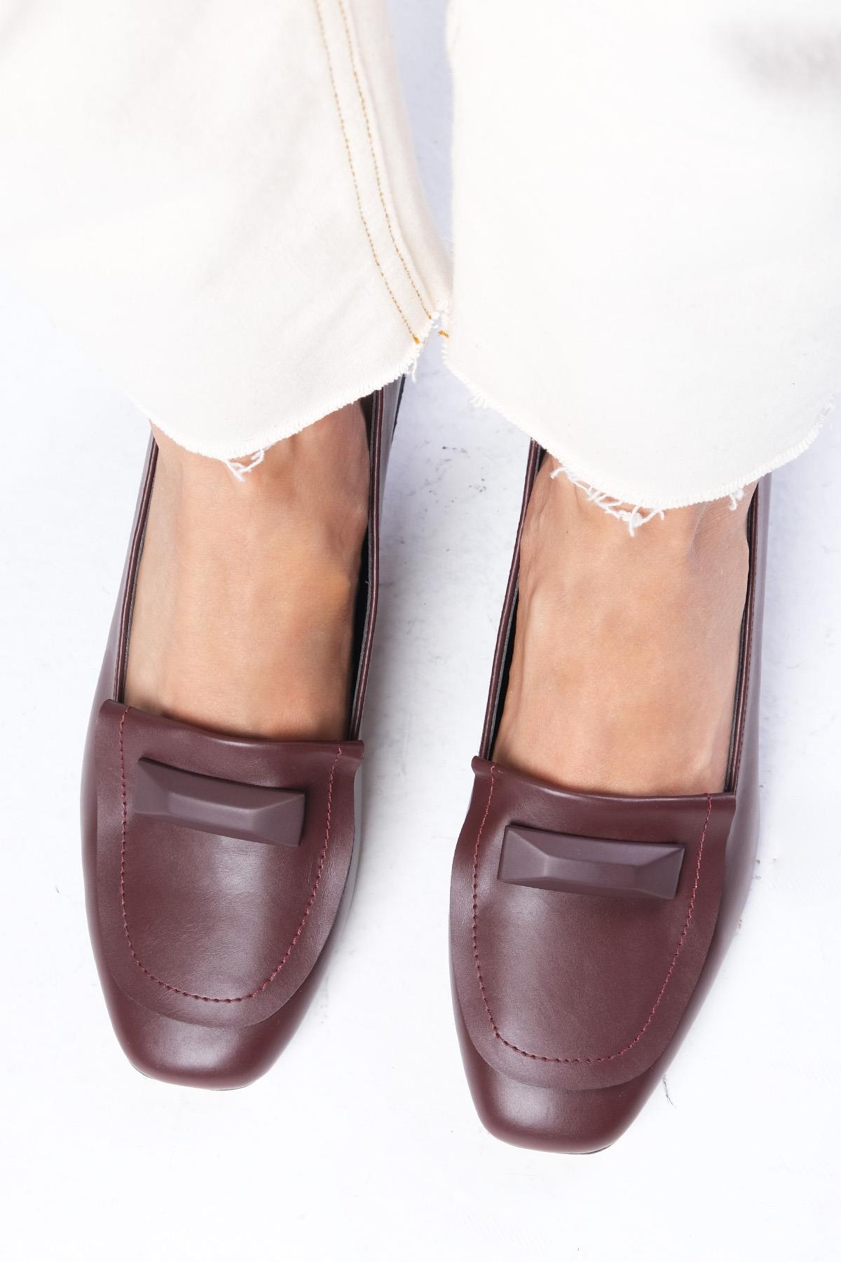 Verona Bordo Renk Kısa Topuklu Ayakkabı