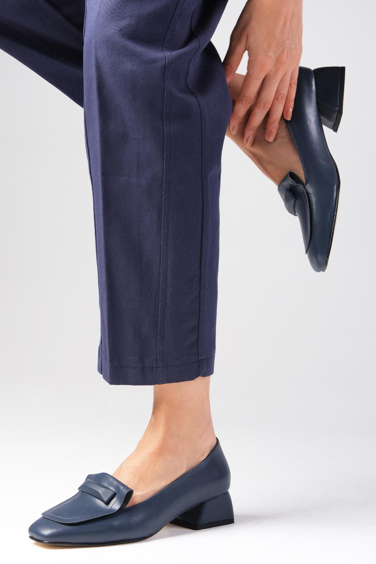 Verona Lacivert Renk Kısa Topuklu Ayakkabı