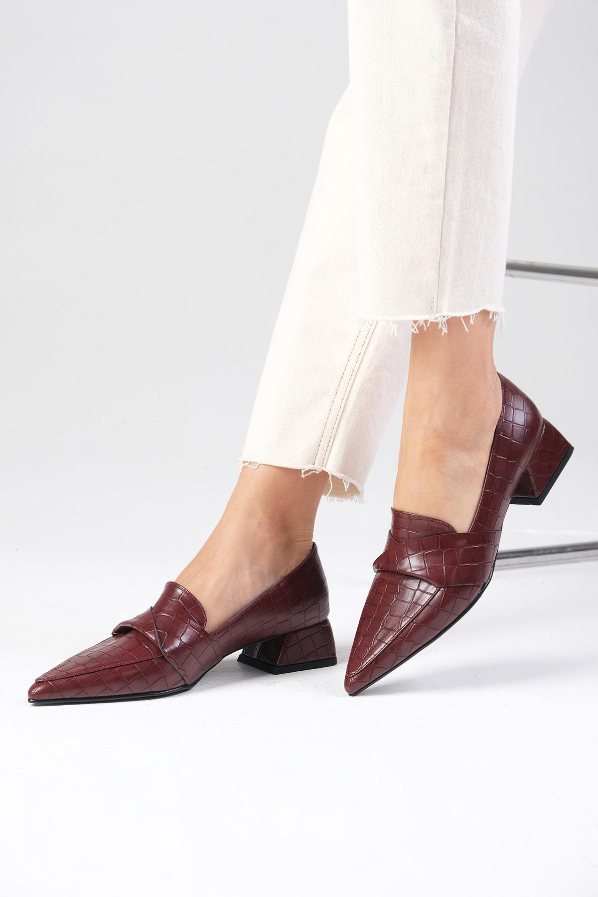 Vilda Bordo Renk Kısa Topuklu Ayakkabı