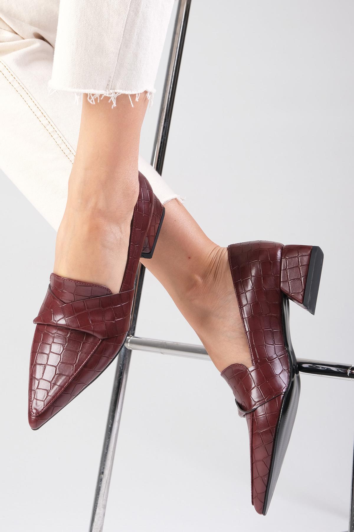 Vilda Bordo Renk Kısa Topuklu Ayakkabı