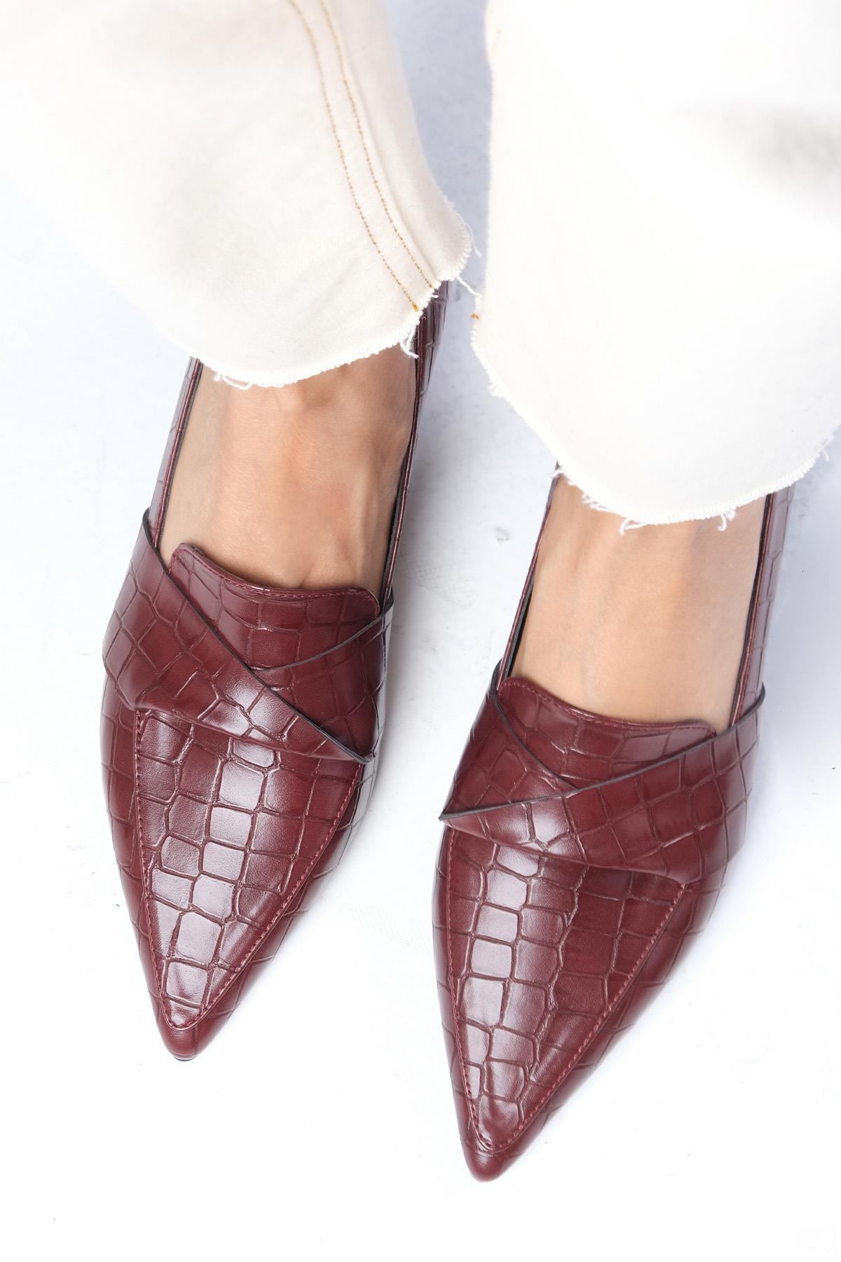 Vilda Bordo Renk Kısa Topuklu Ayakkabı