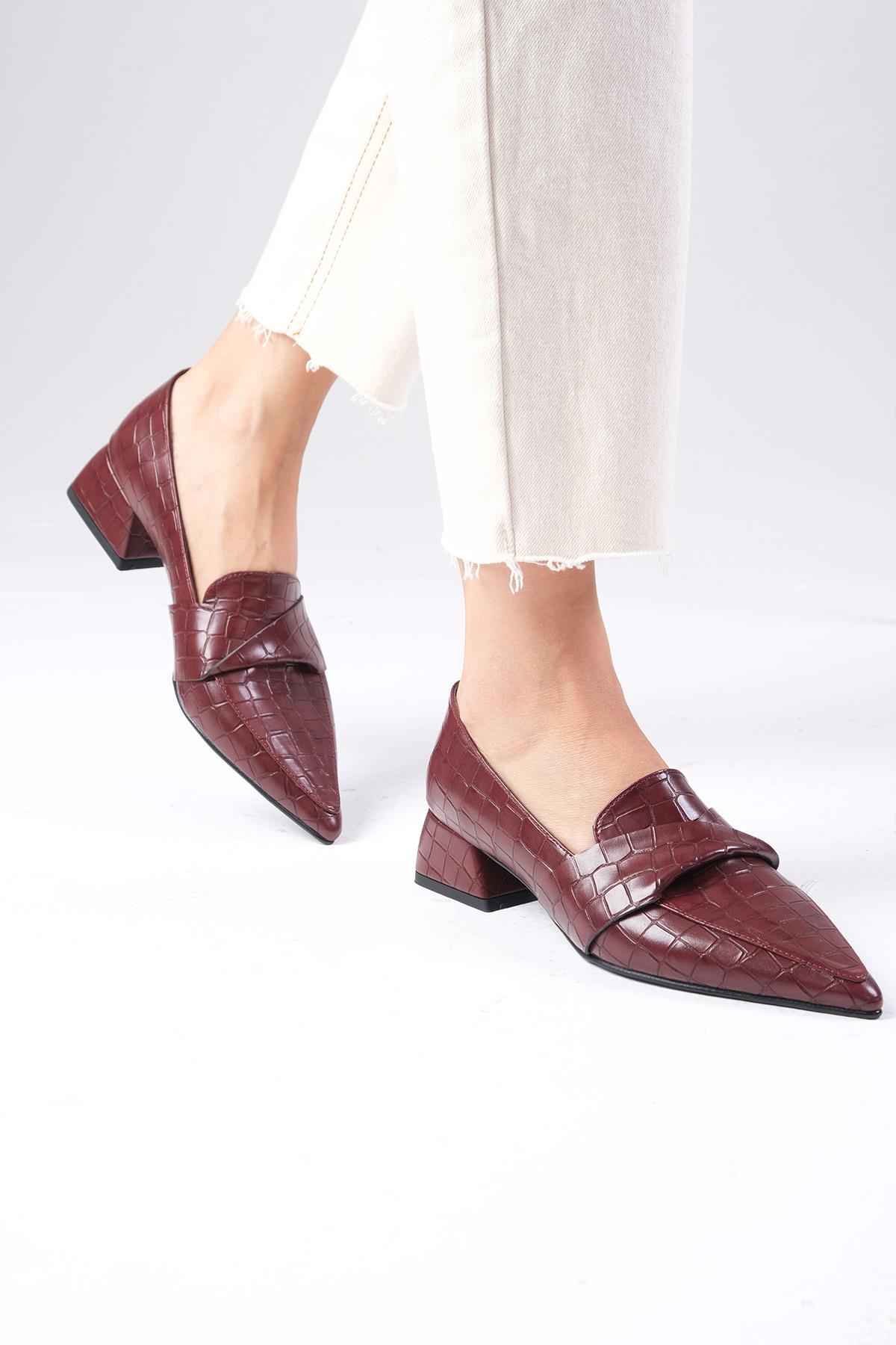 Vilda Bordo Renk Kısa Topuklu Ayakkabı