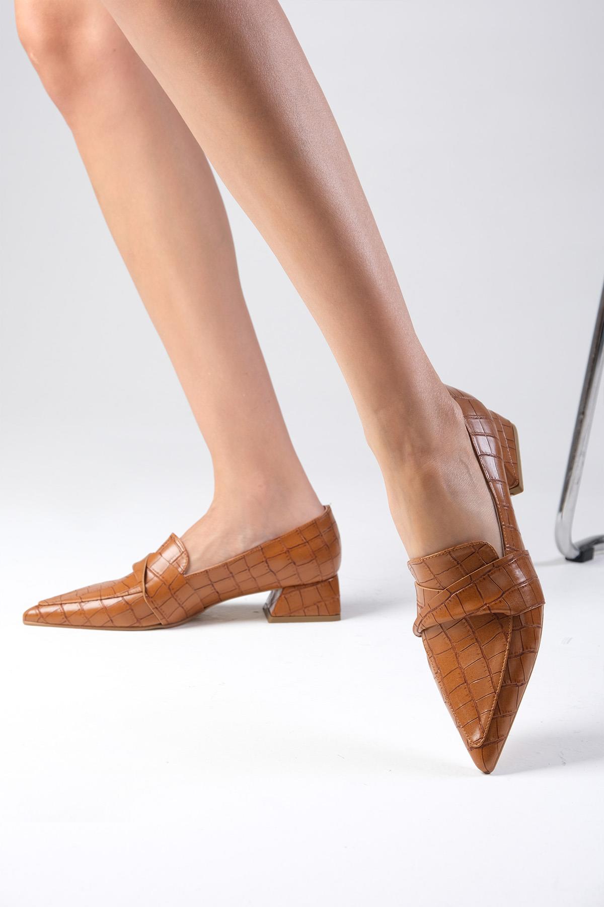 Vilda Taba Renk Kısa Topuklu Ayakkabı