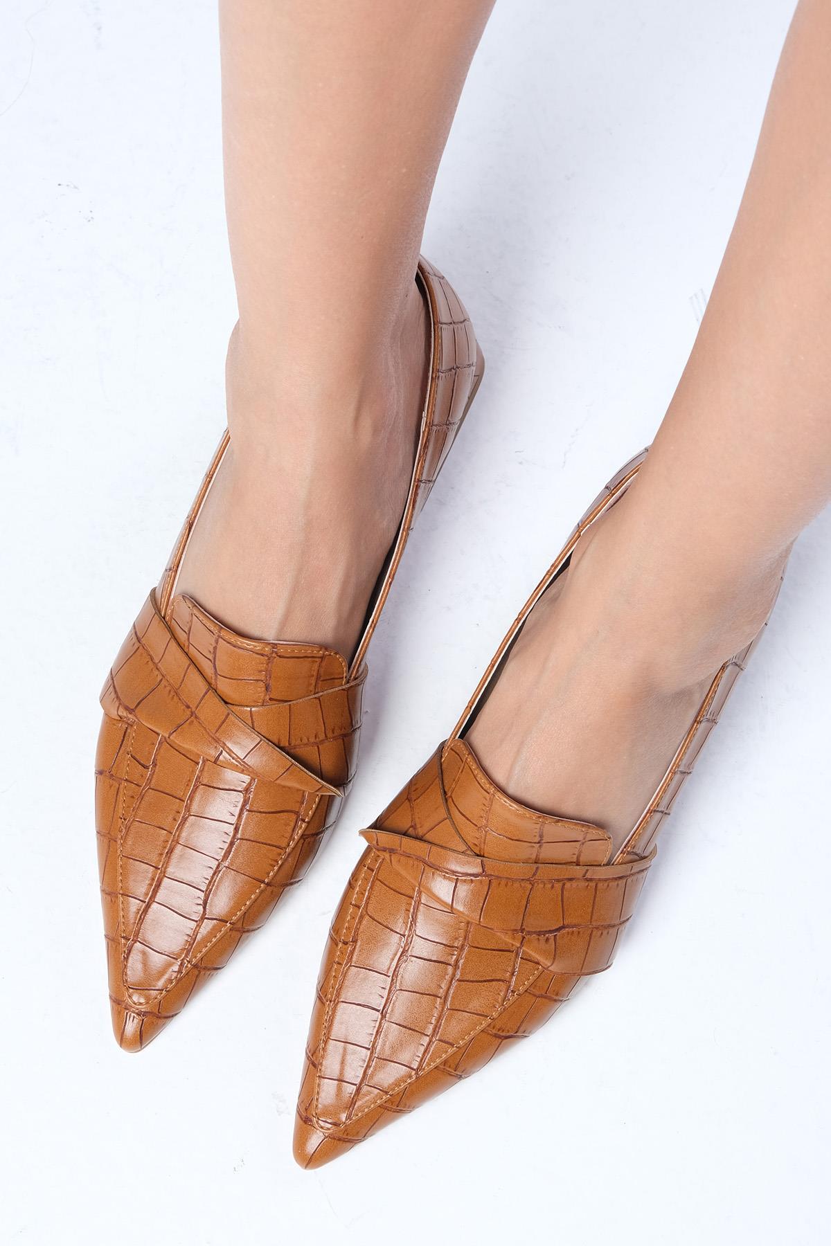 Vilda Taba Renk Kısa Topuklu Ayakkabı