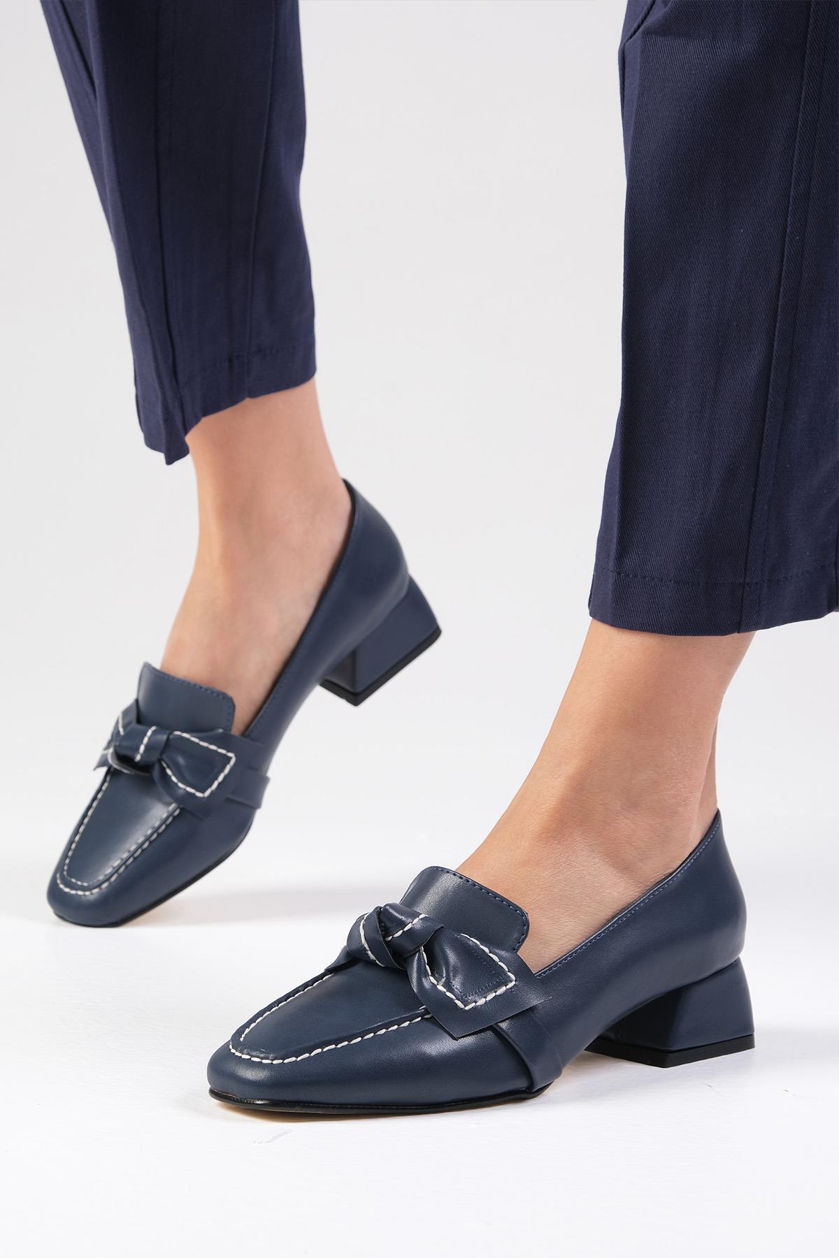 Viola Lacivert Renk Kısa Topuklu Ayakkabı
