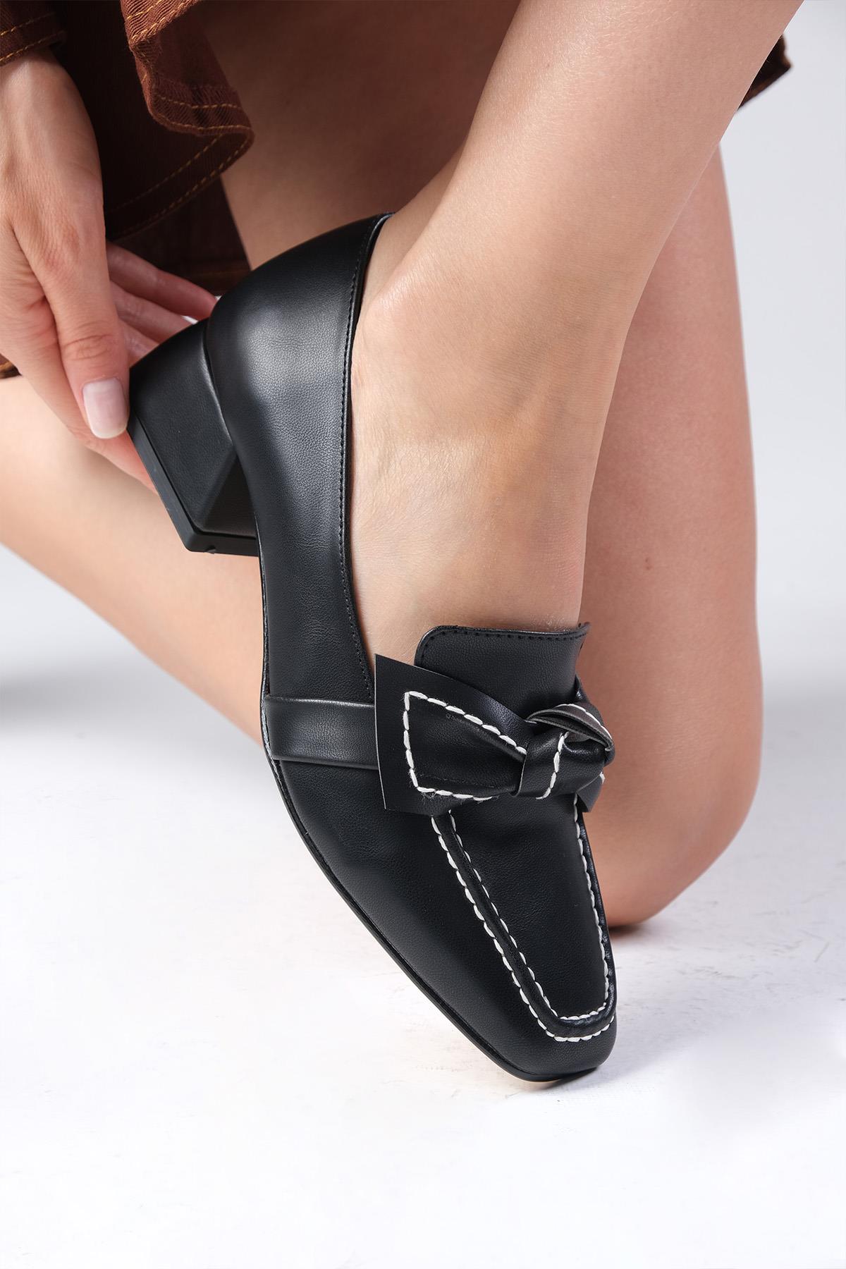 Viola Siyah Renk Kısa Topuklu Ayakkabı