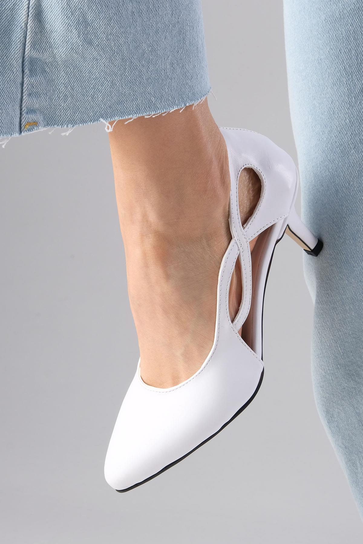 Violetta Beyaz Renk Topuklu Ayakkabı