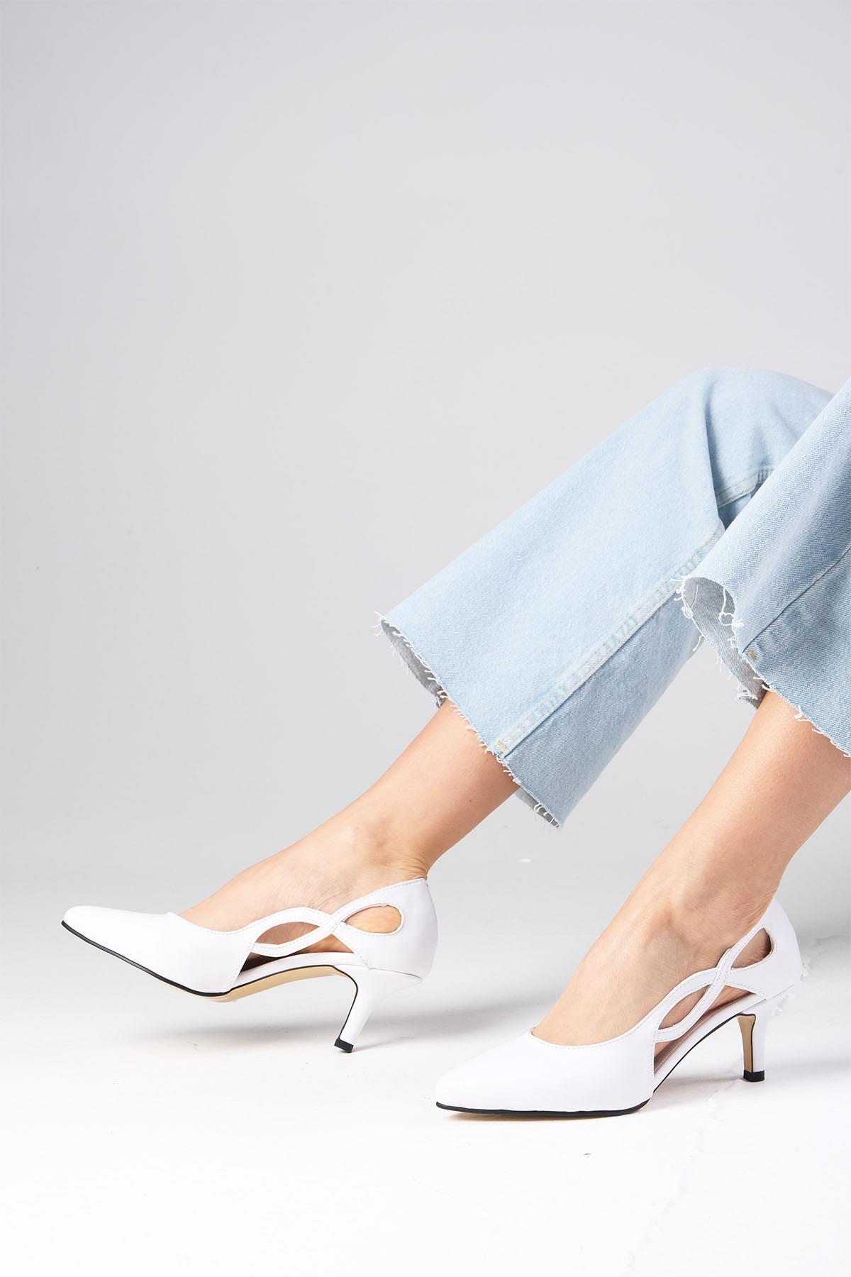 Violetta Beyaz Renk Topuklu Ayakkabı