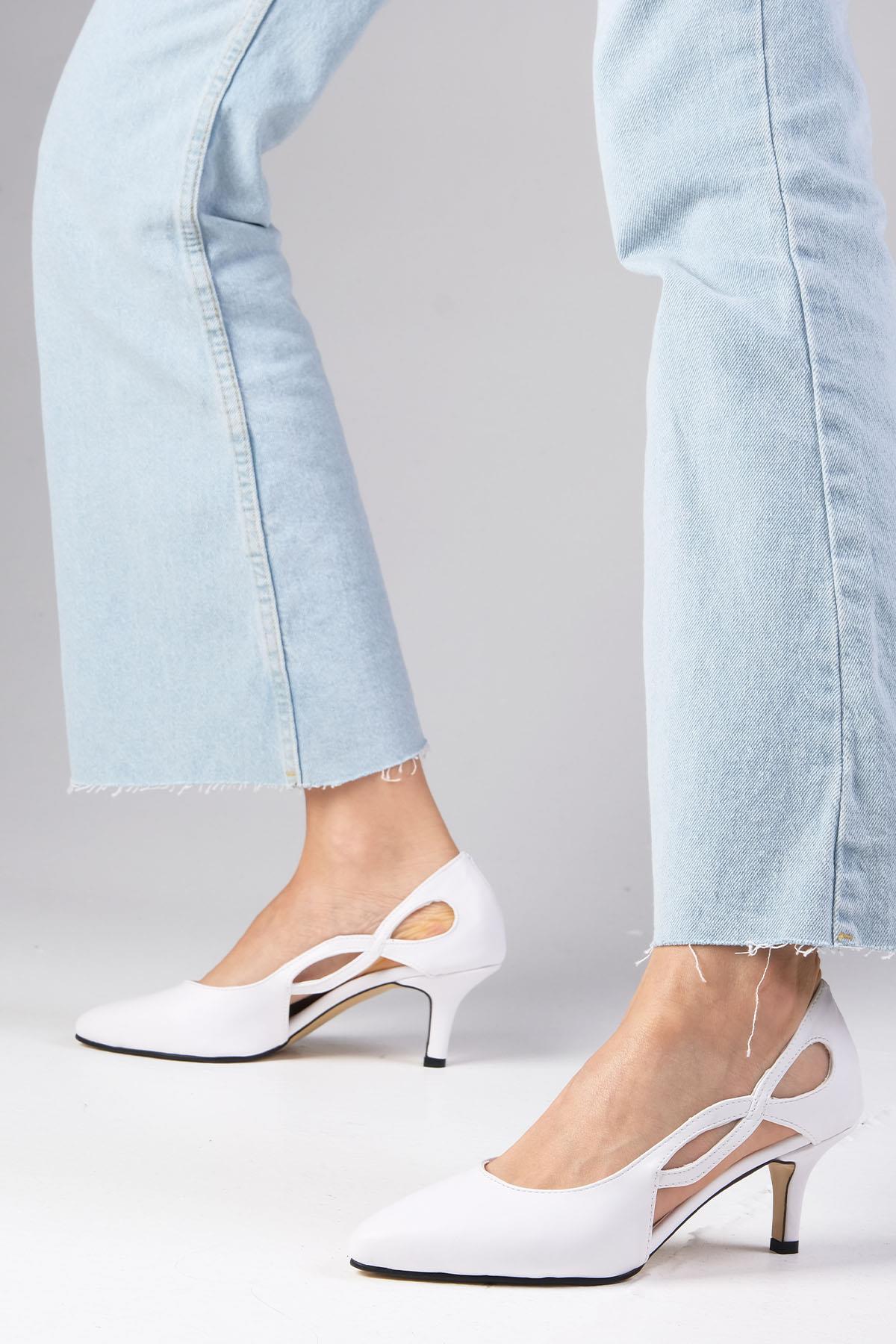 Violetta Beyaz Renk Topuklu Ayakkabı
