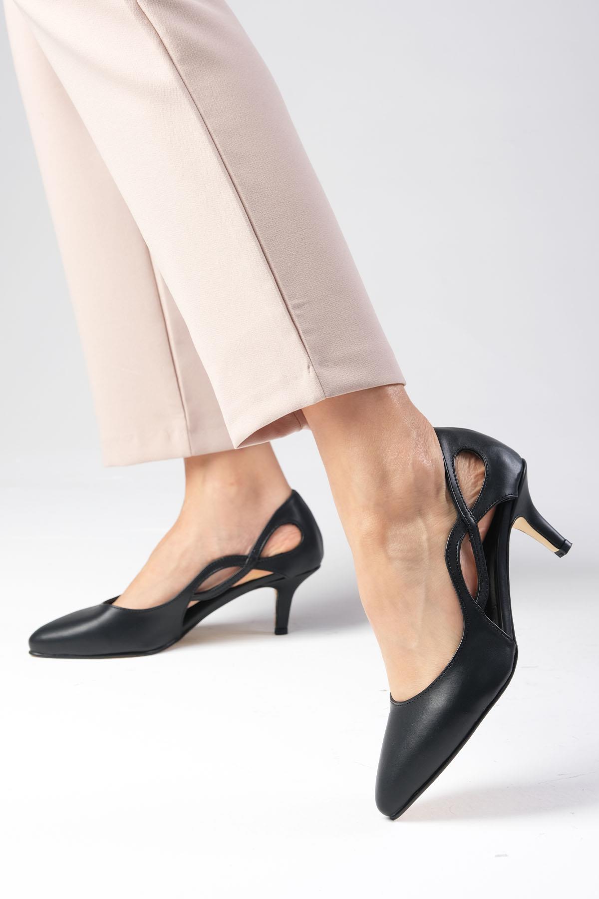 Violetta Siyah Renk Topuklu Ayakkabı