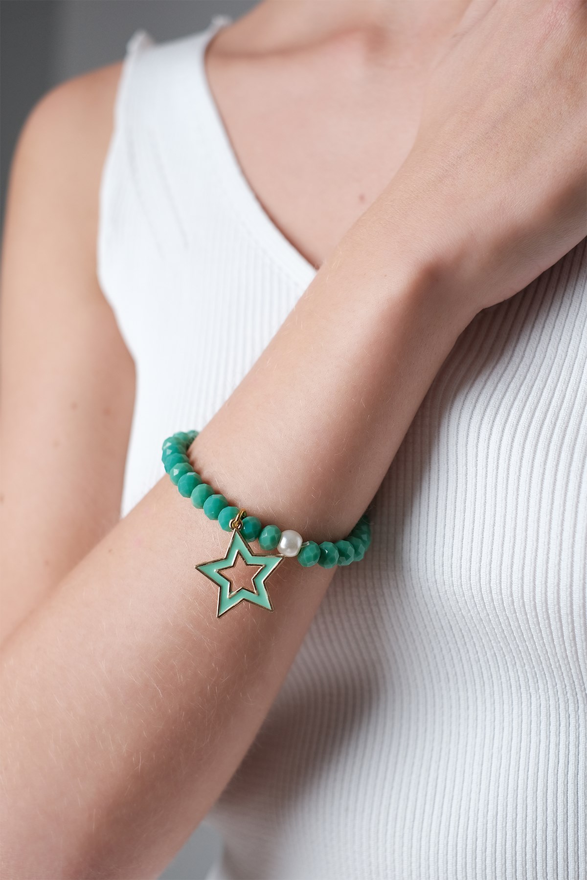 Yeşil Renk Boncuklu Bileklik