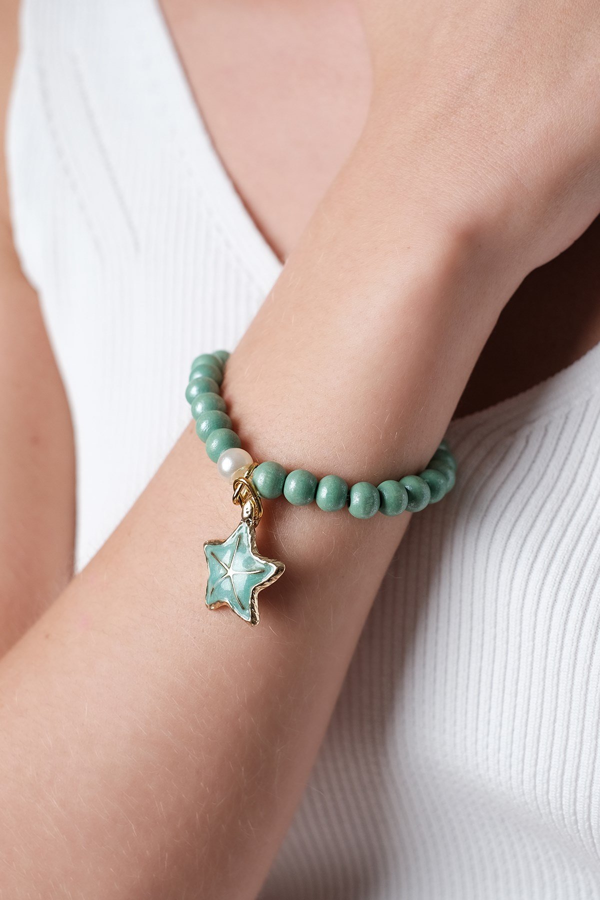 Yeşil RenkTahta Boncuklu Bileklik