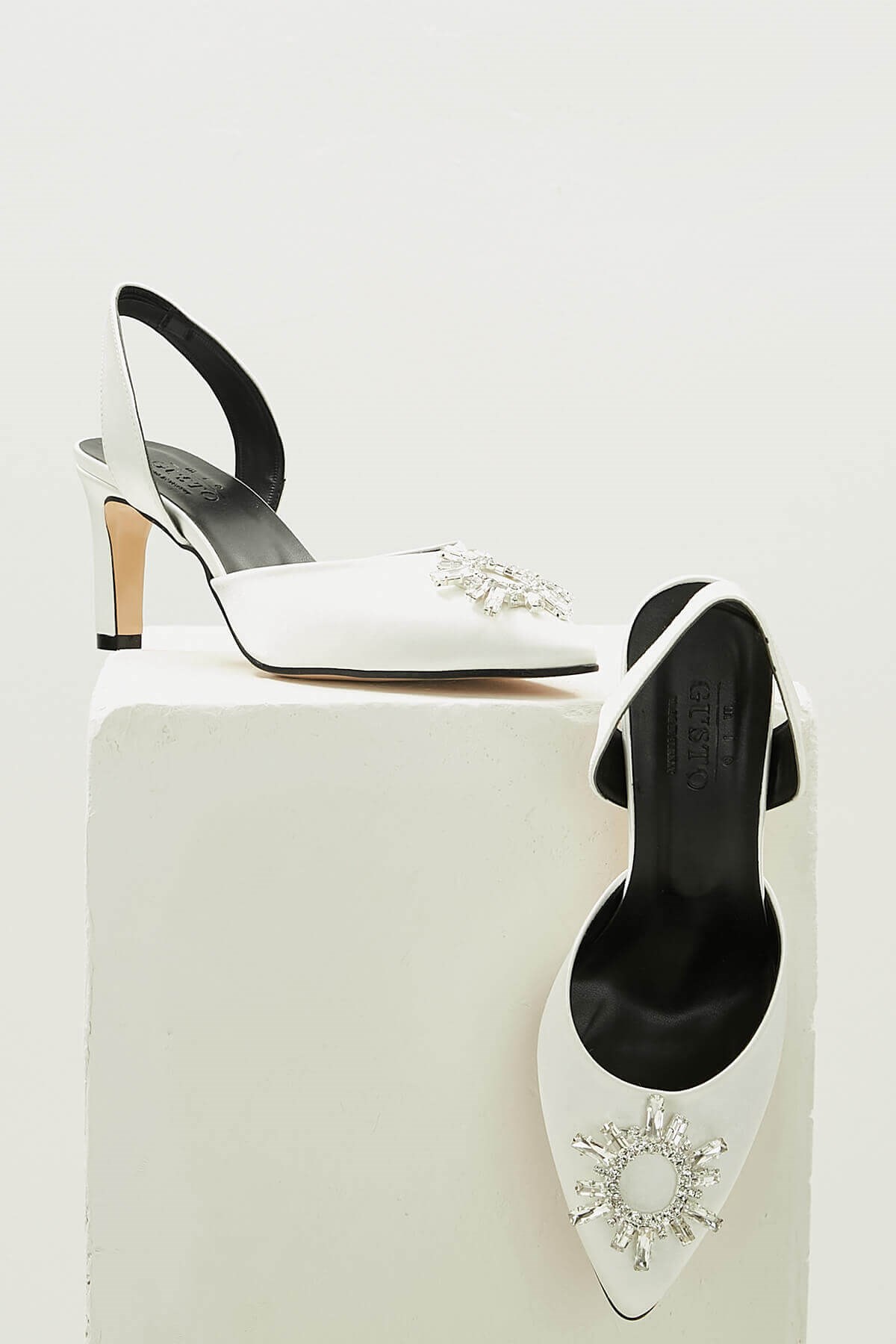 Zoey Beyaz Kısa Topuklu Taşlı Abiye Ayakkabı