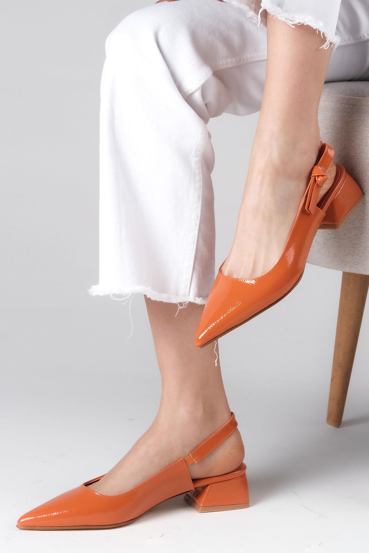Mio Gusto Turuncu Renk Arkası Açık Kısa Topuklu Ayakkabı