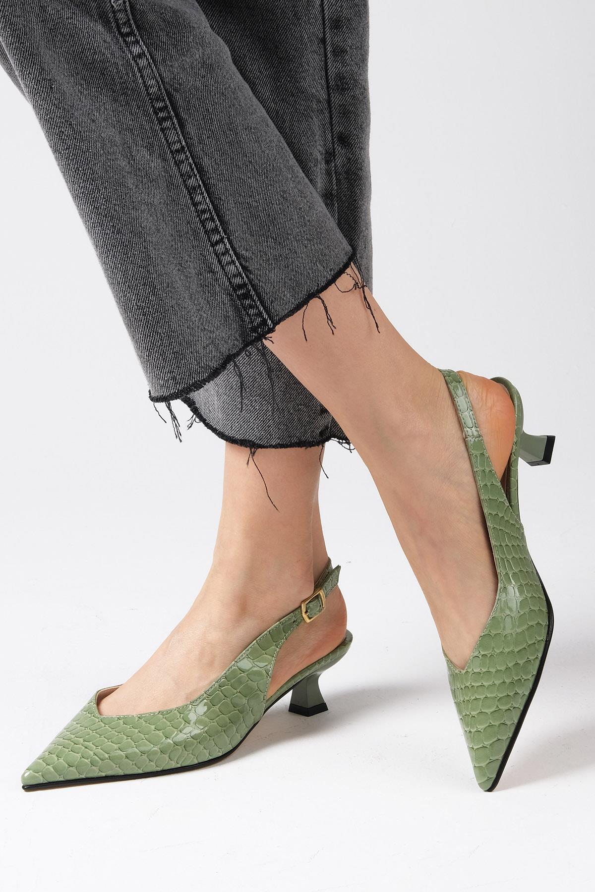 Mio Gusto Yeşil Renk Yılan Derisi Desenli Kısa Topuklu Ayakkabı