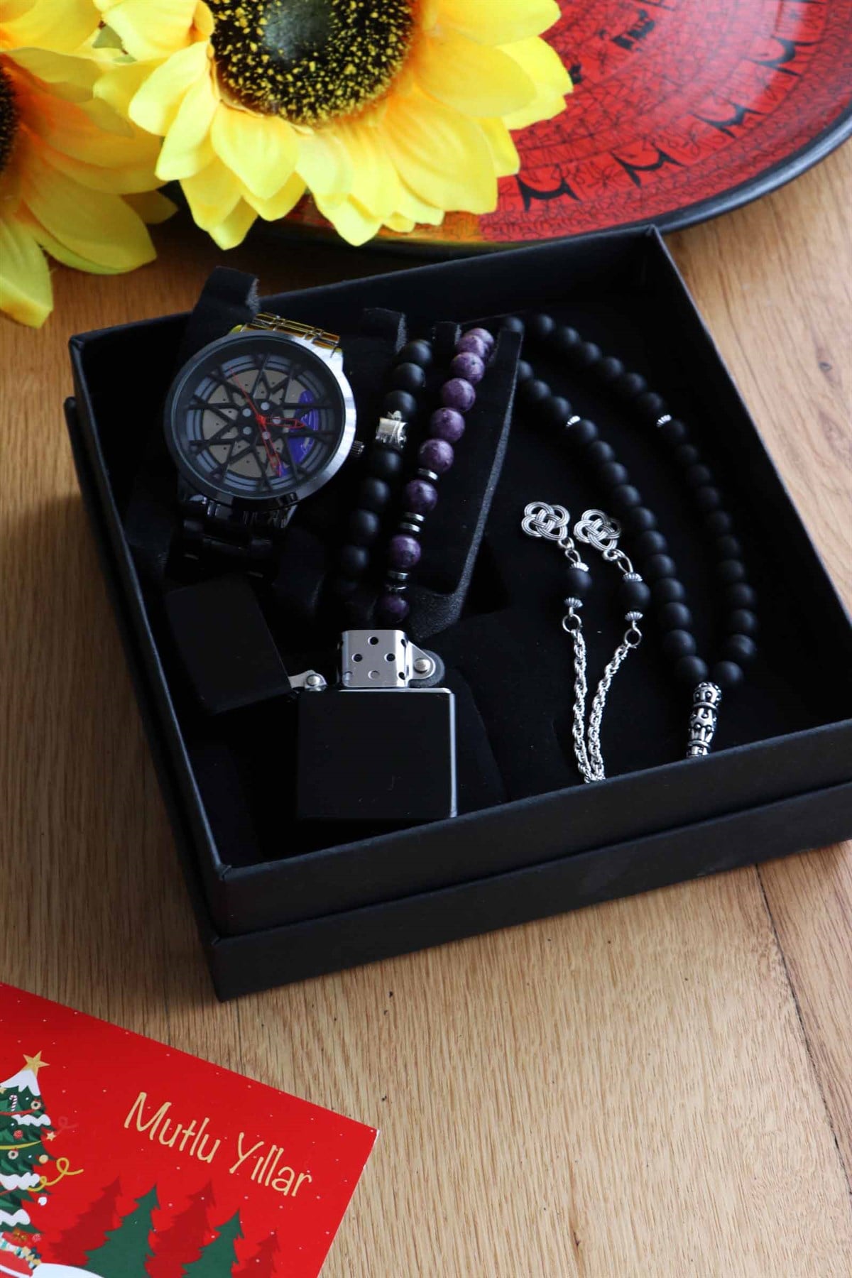  Erkek Kol Saati Analog Tasarımlı Ve  Çakmak Tesbih Bileklik Kombini