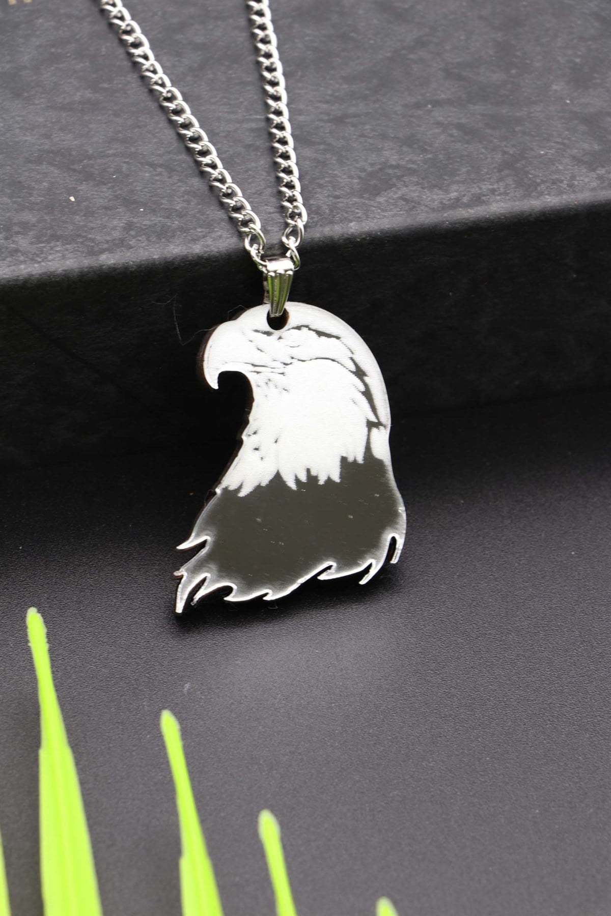 Kartal Figürlü Kolye 