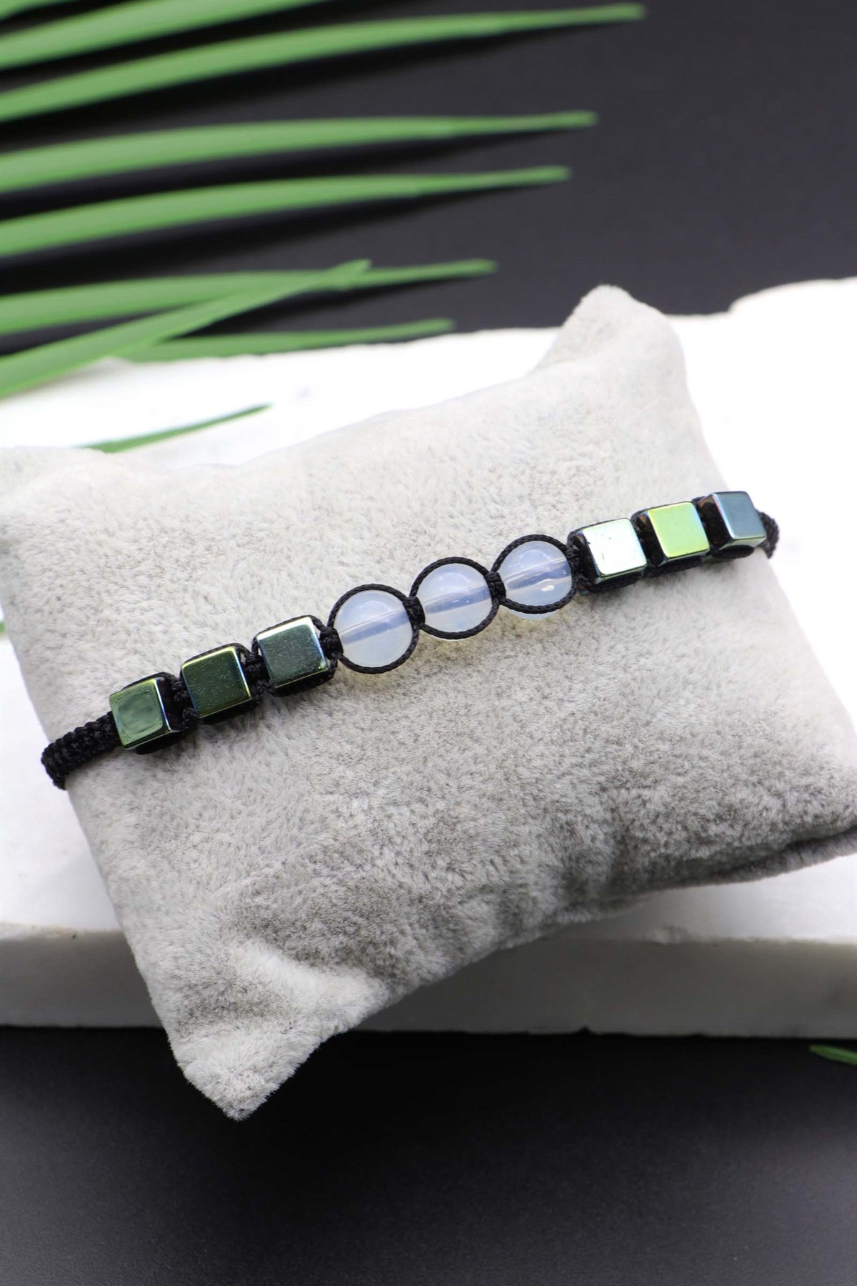 Kuvars ve Hematit Taşlı Örme Bileklik