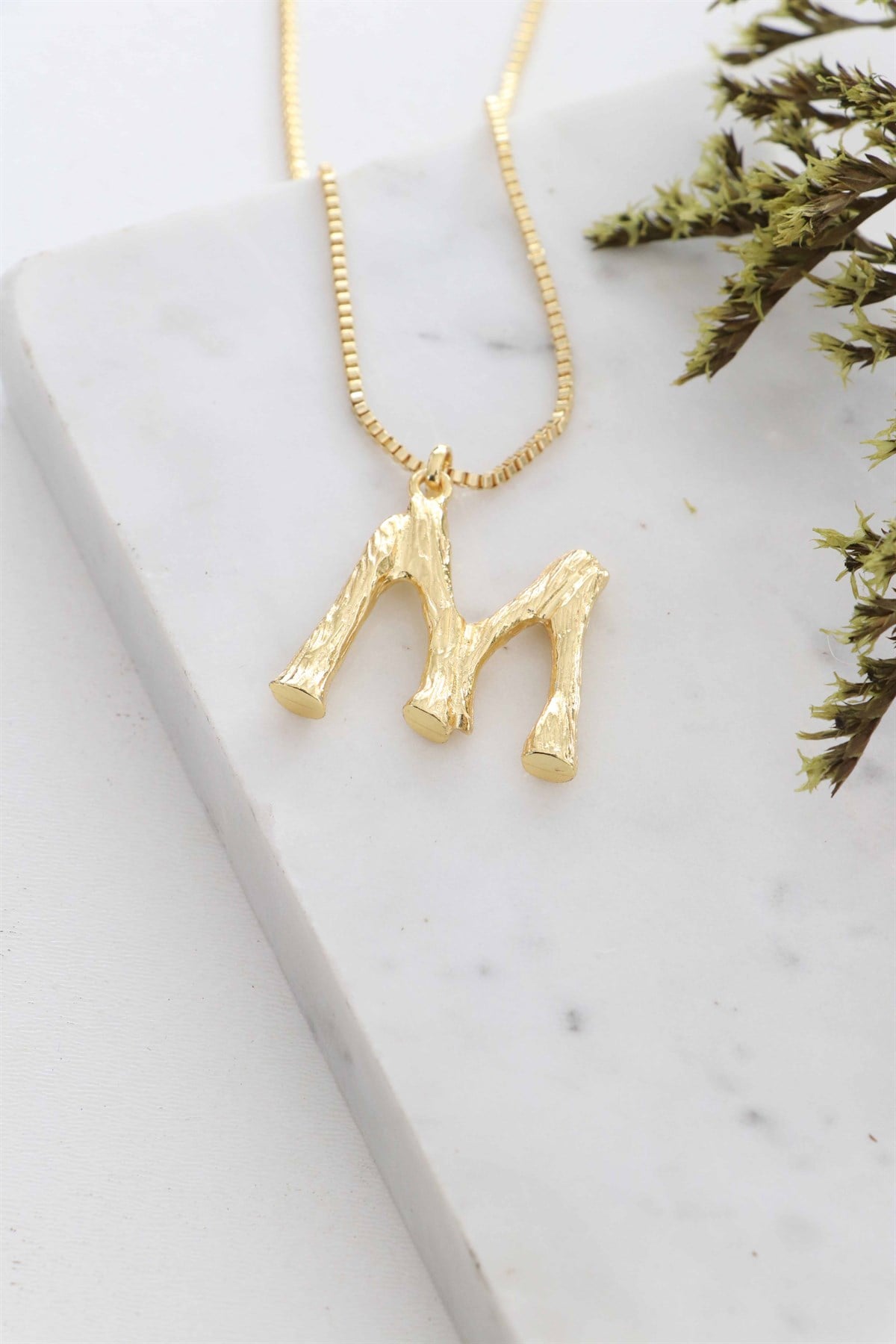 M Harfli Kadın Kolye