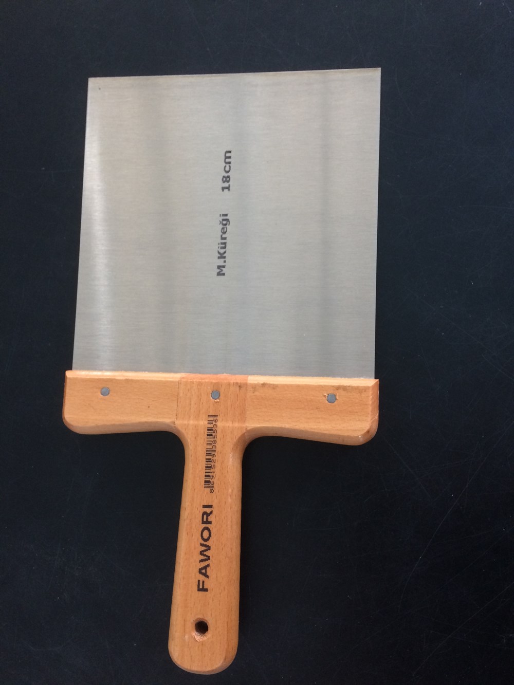 FAWORİ AHŞAP SAPLI MACUN KÜREĞİ 18 CM