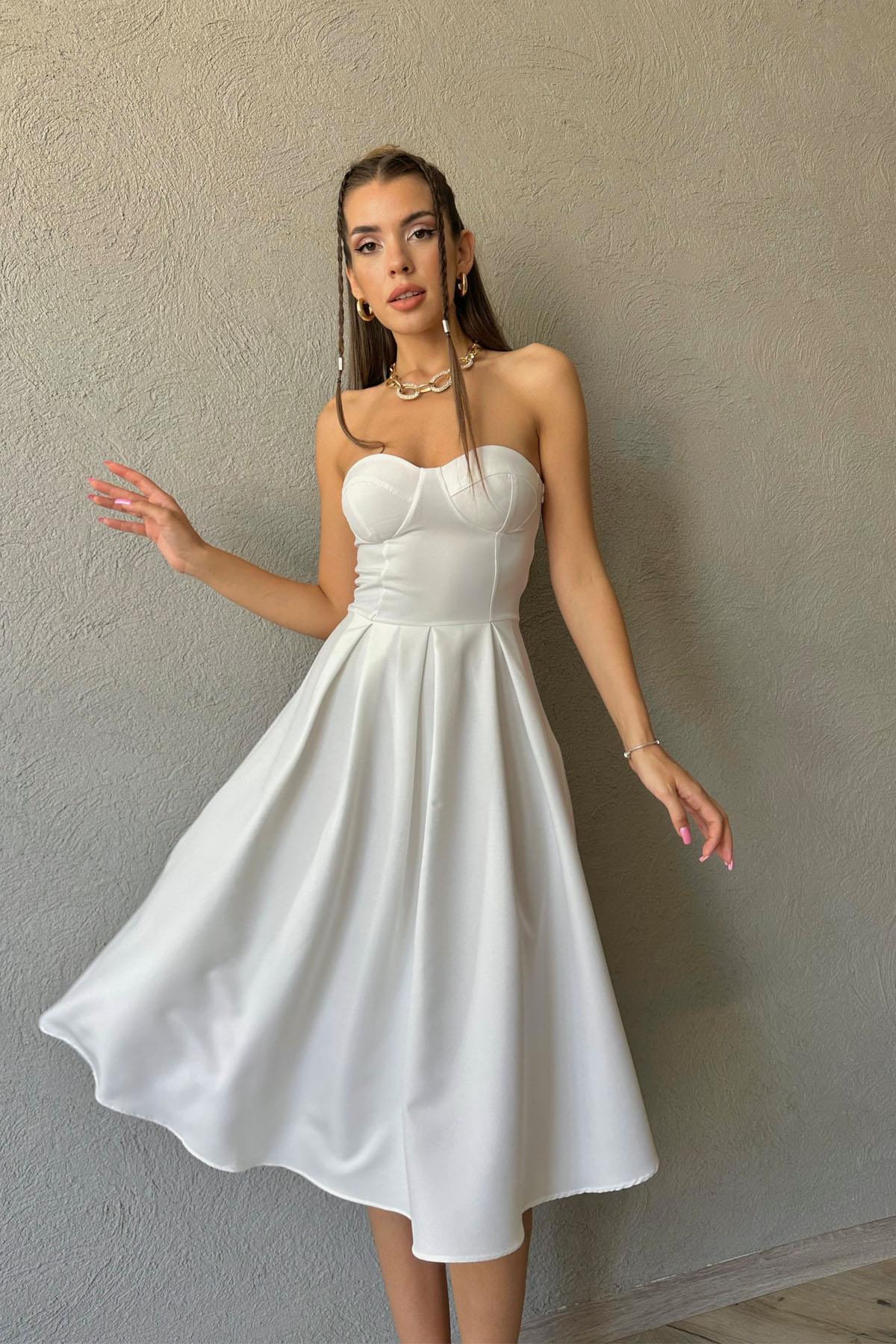 Beyaz Straplez Elbise