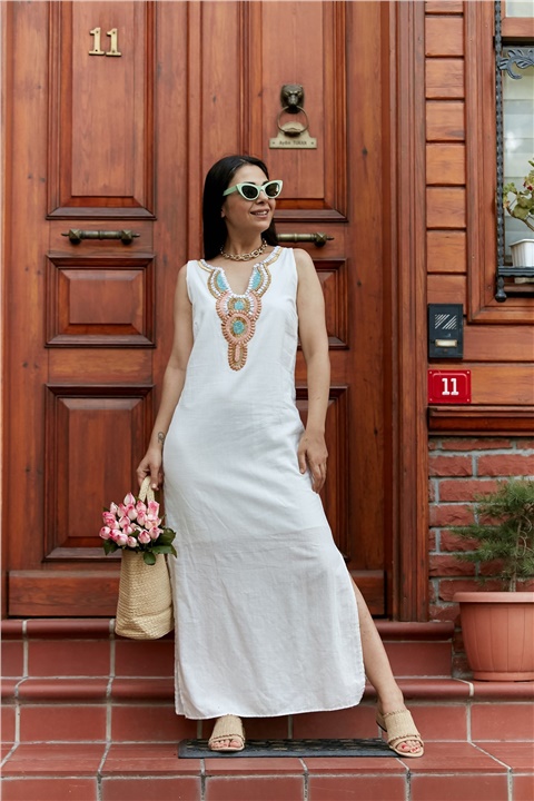 Yaka Detaylı Beyaz Keten Elbise