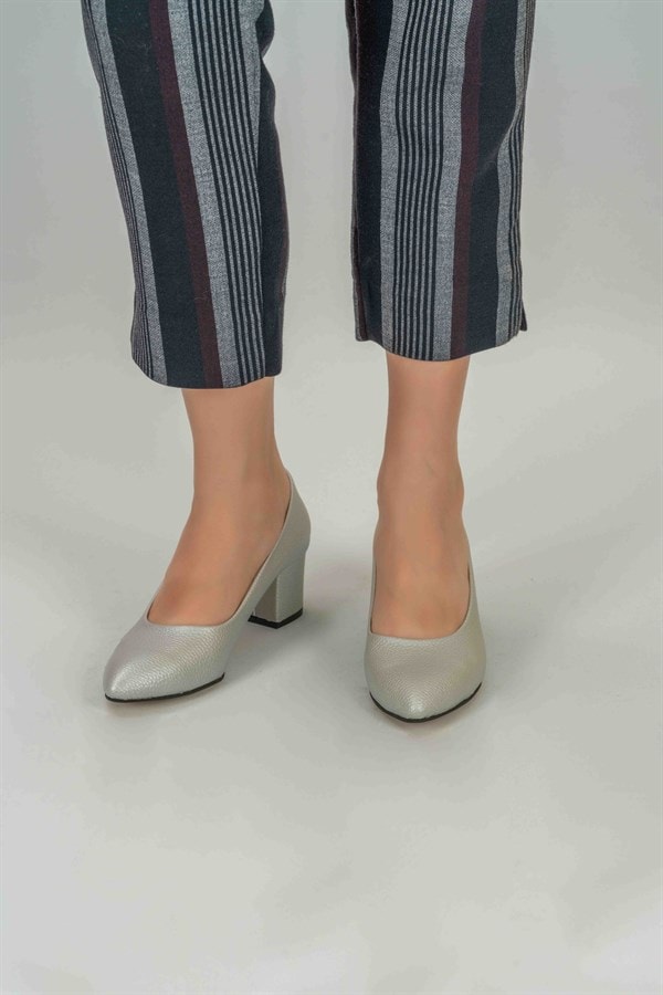 Afra Mat Yaldızlı Klasik Topuklu Ayakkabı -Gümüş