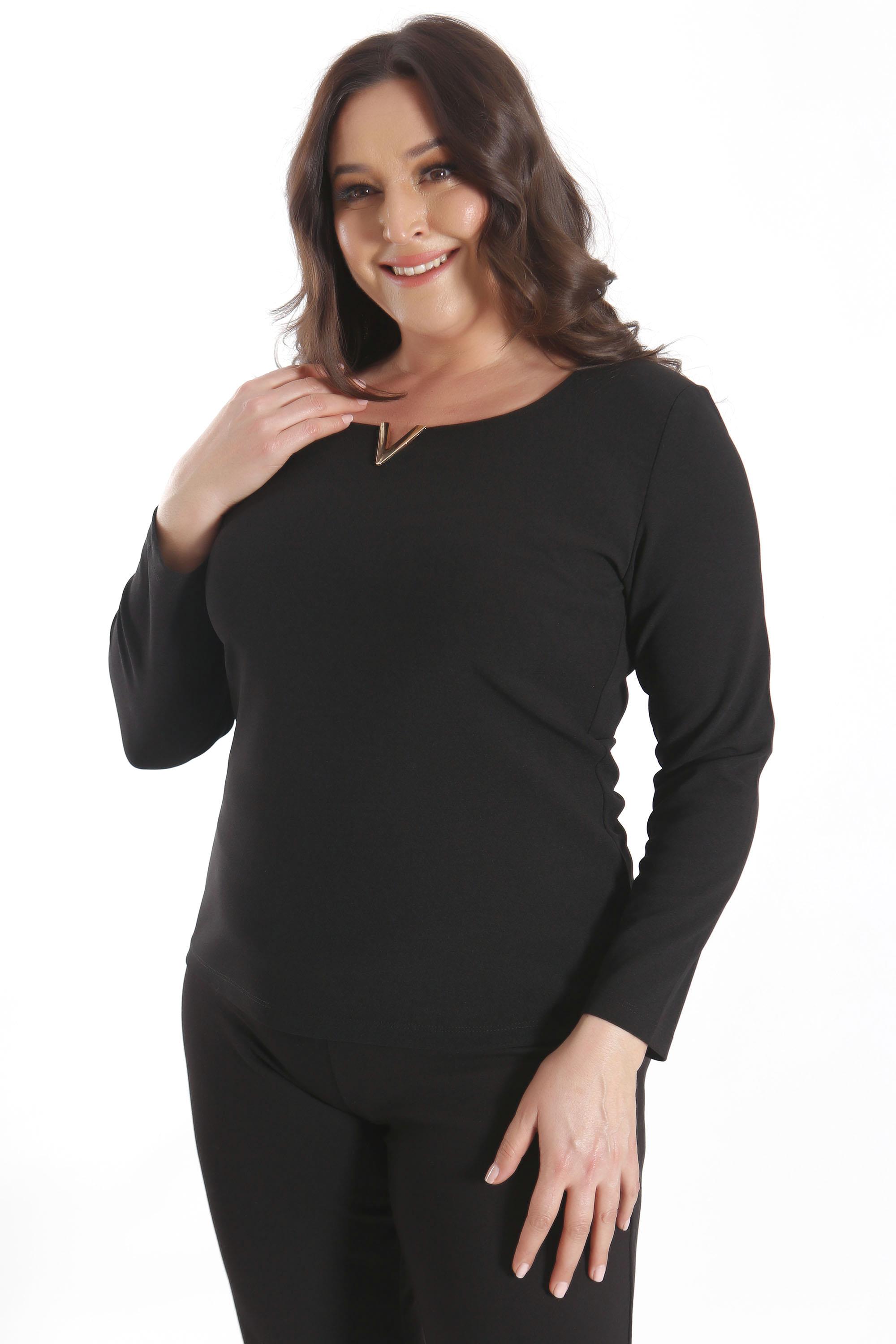 Trend42plus Büyük Beden Likralı Krep Kumaş V Gold Toka Detaylı Siyah Bluz  