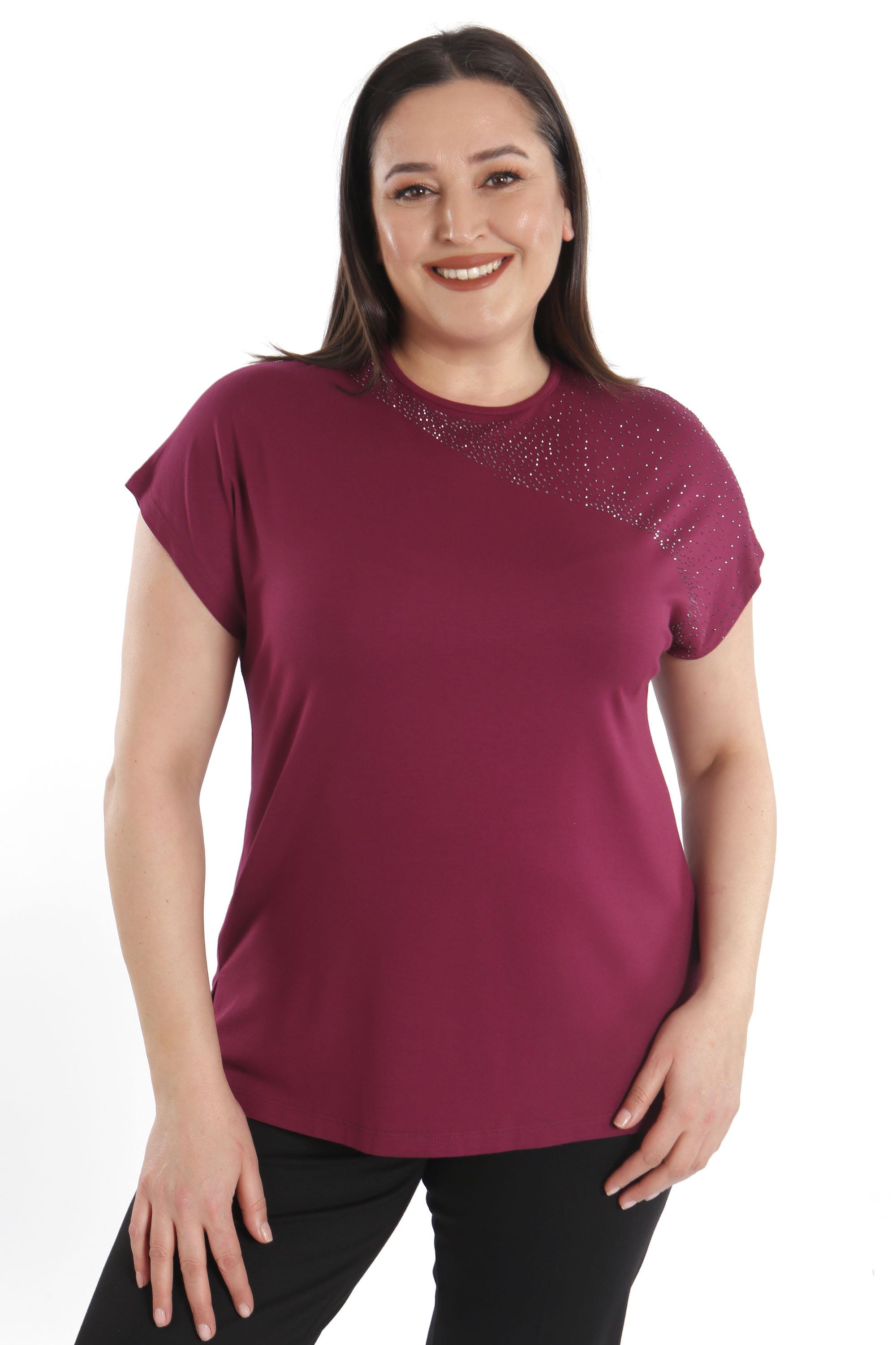 Trend42plus Omuz Kısmı Crystal taşlı Kısa Kol Büyük Beden Viskoz Bordo Kadın T-Shirt
