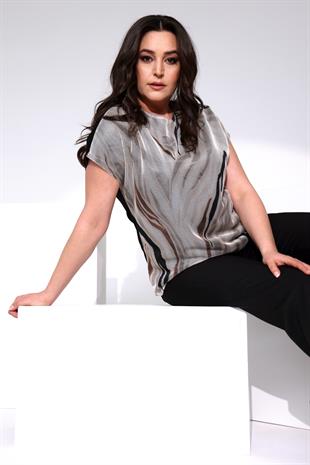 Trend42plus Büyük Beden Ön File Detaylı Düşük Kol Siyah Bluz