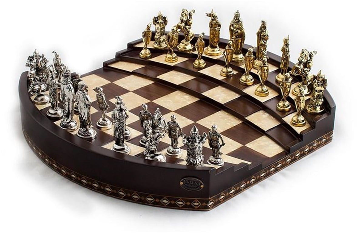 Arena 3D Chess Board Walnut Big Size / Metal Figürlü