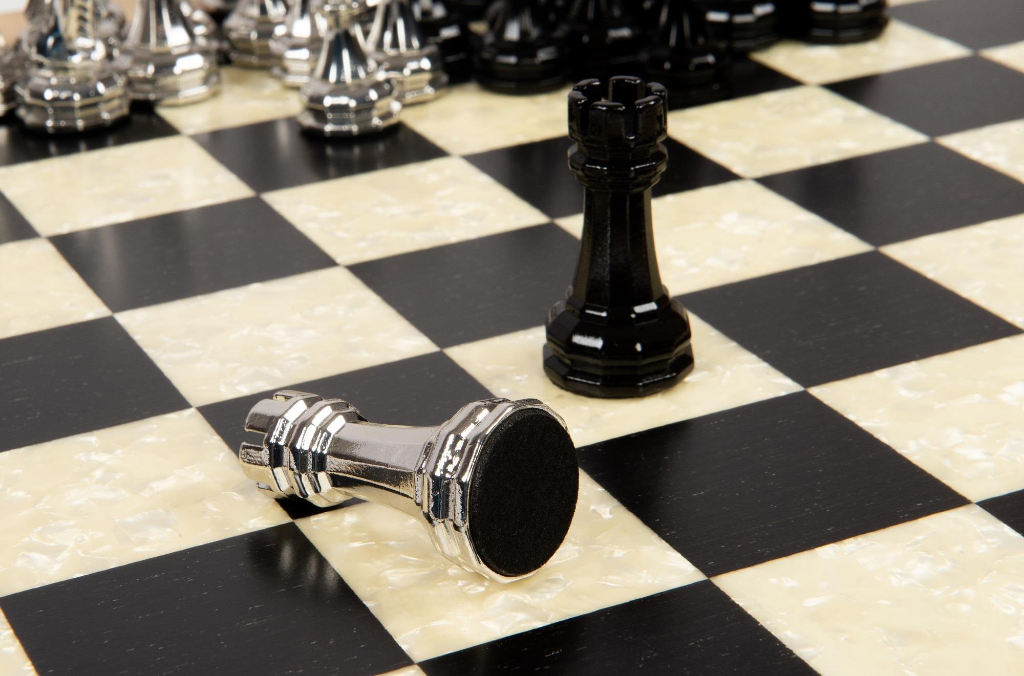 Helena Büyük Klasik Metal Satranç Figürü