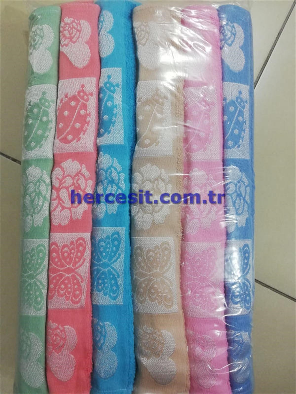 Jakarlı Kelebek Desenli Havlu 50x80 cm