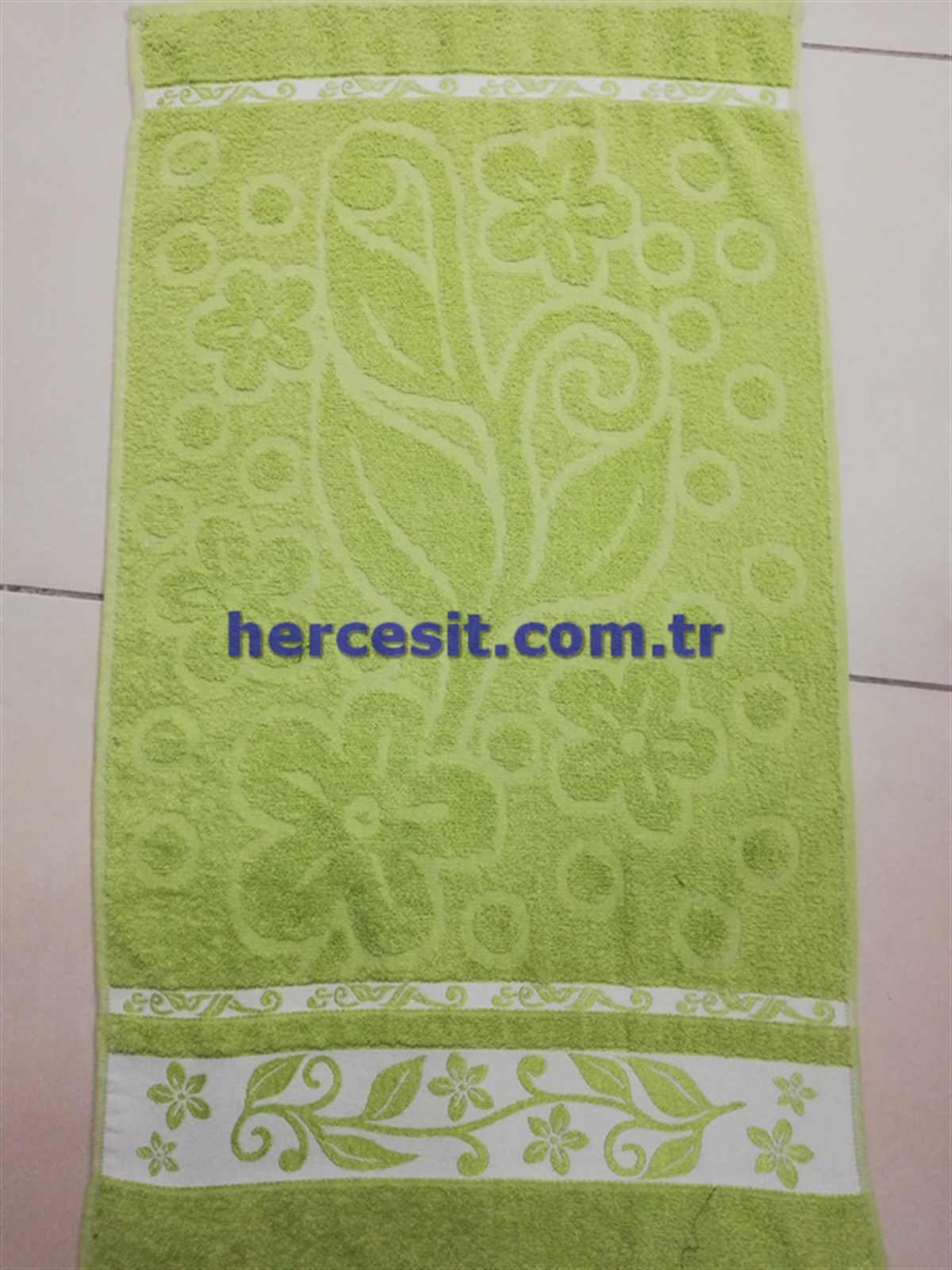 Jakarlı Kendinden Desenli Havlu 50x90 cm