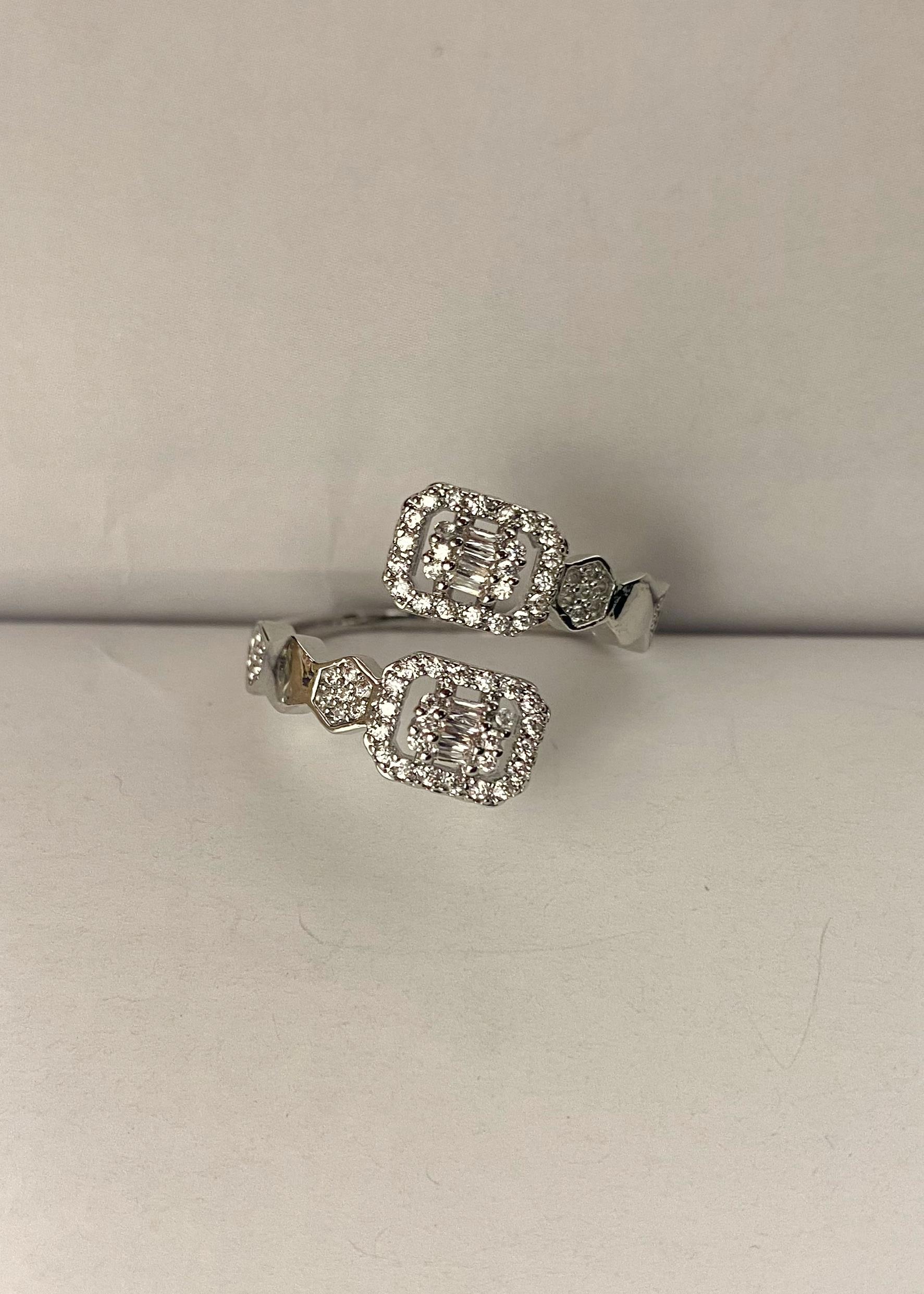 Çapraz Taşlı Yüzük 