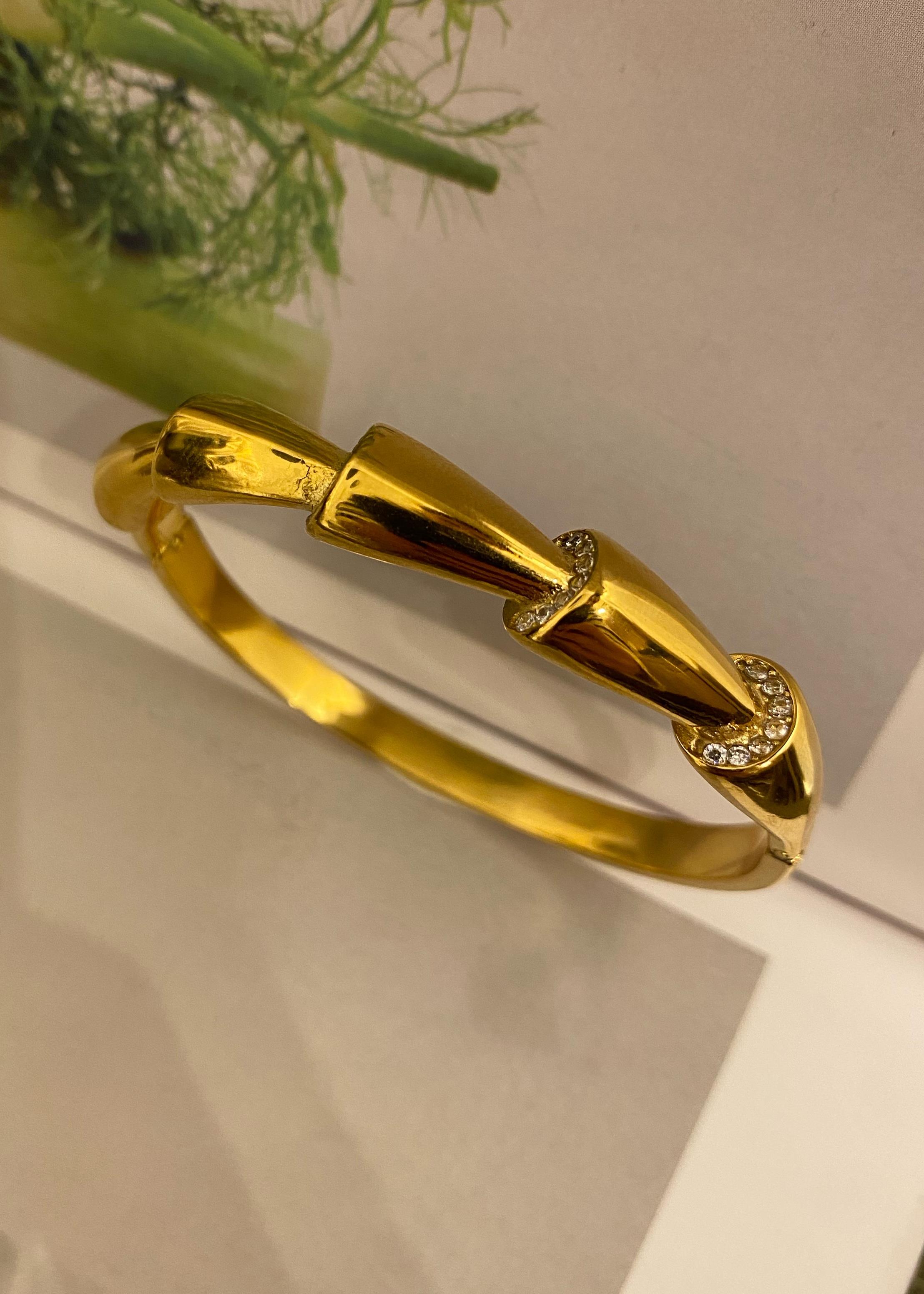 Taş Detaylı Kelepçe Bileklik