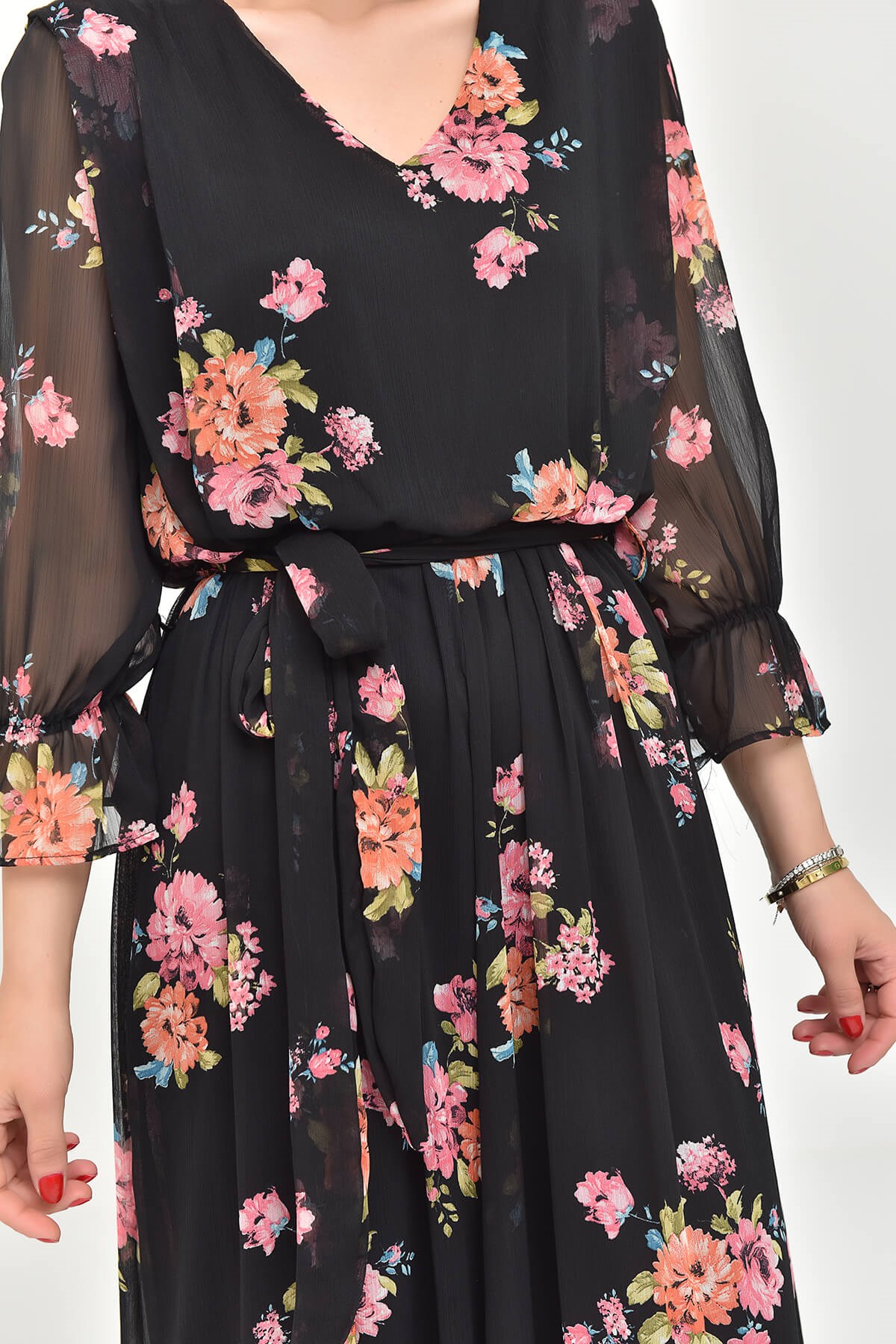 Siyah Çiçekli Uzun Şifon Elbise - Moda Kapımda İle Kapınızda!