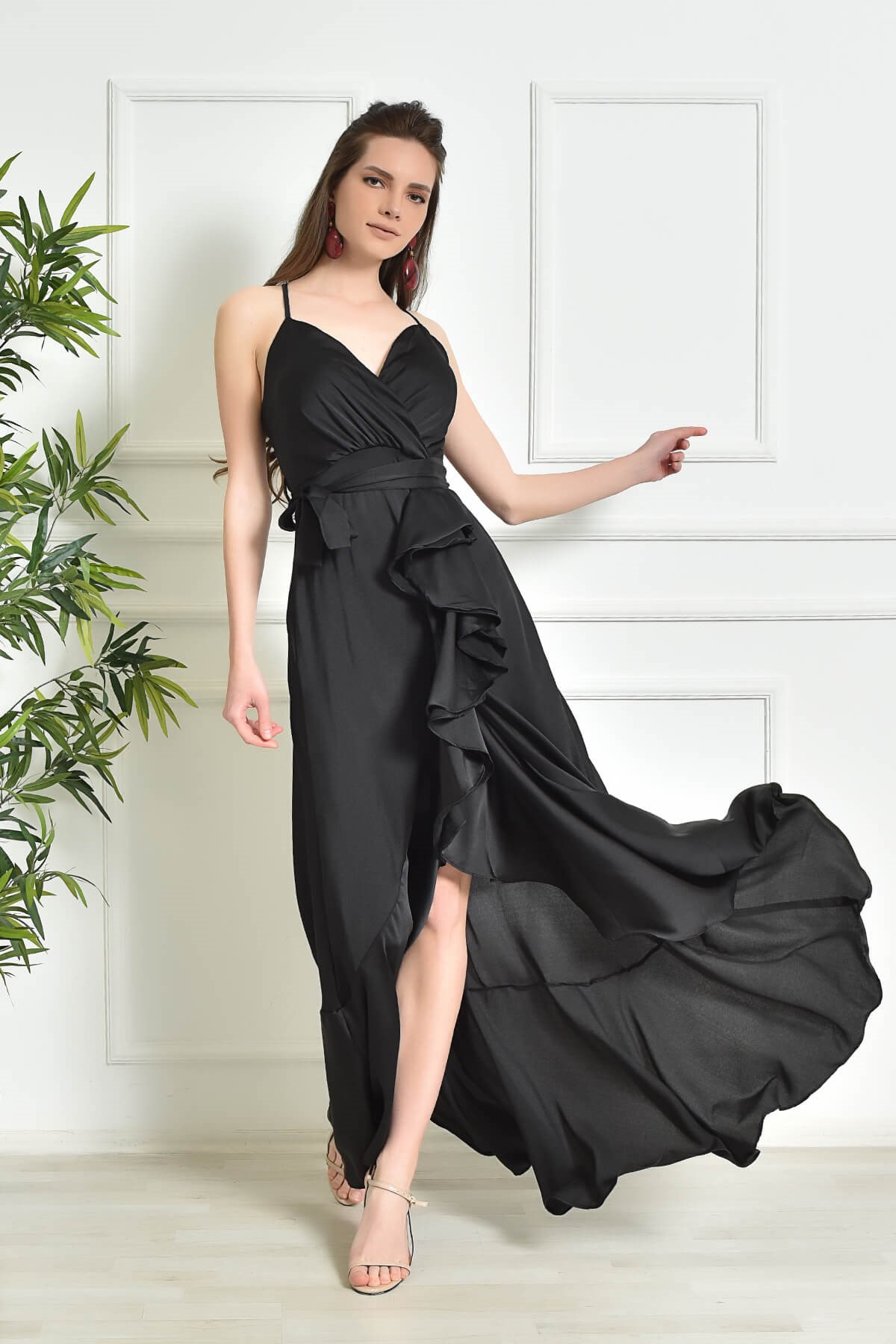 Siyah İp Askılı Saten Abiye Elbise - Moda Kapımda İle Kapınızda!
