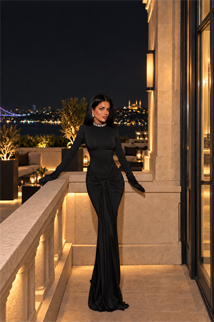 Siyah Uzun Kollu Boğazlı Bel Tasarımlı Maxi Boy Sandy Kumaş Elbise