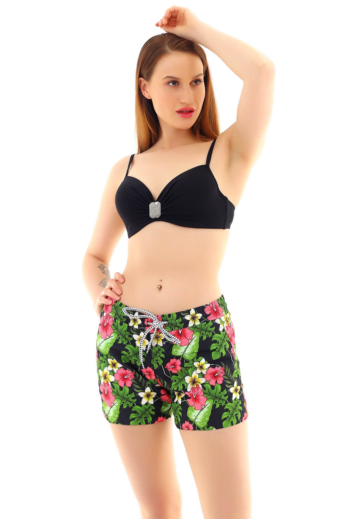 Çiçek Desenli Dijital Deniz Şortu