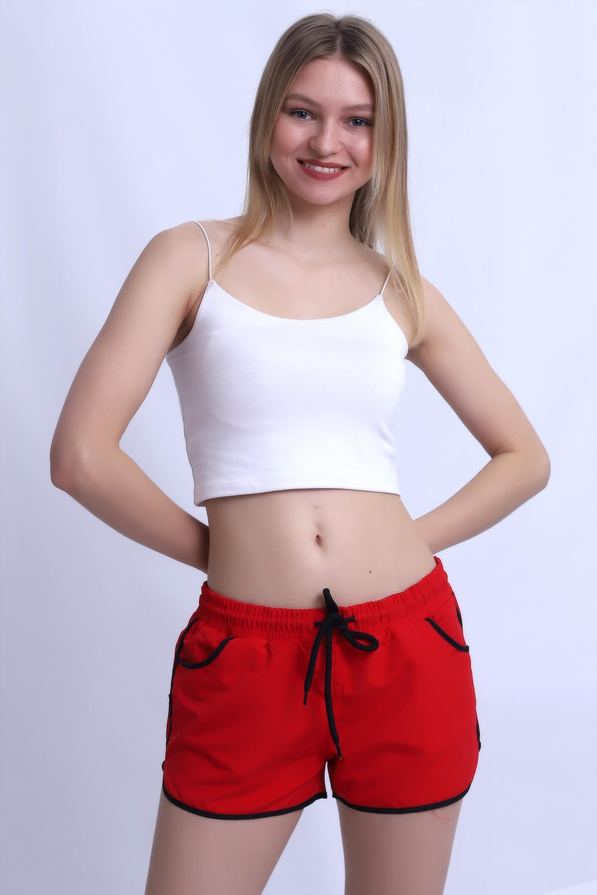 Kırmızı Cepli Mini Kadın Deniz Şortu