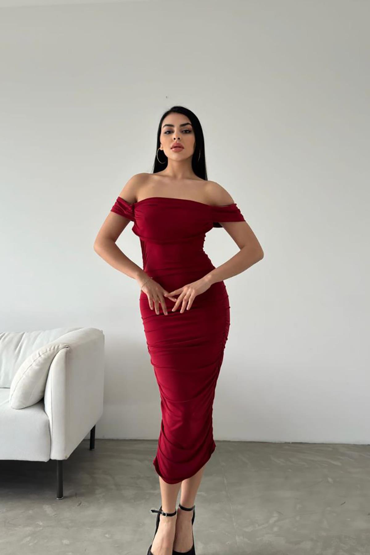 Kırmızı Sandy Kumaş Düşük Omuz Detay Drapeli Midi Boy Elbise
