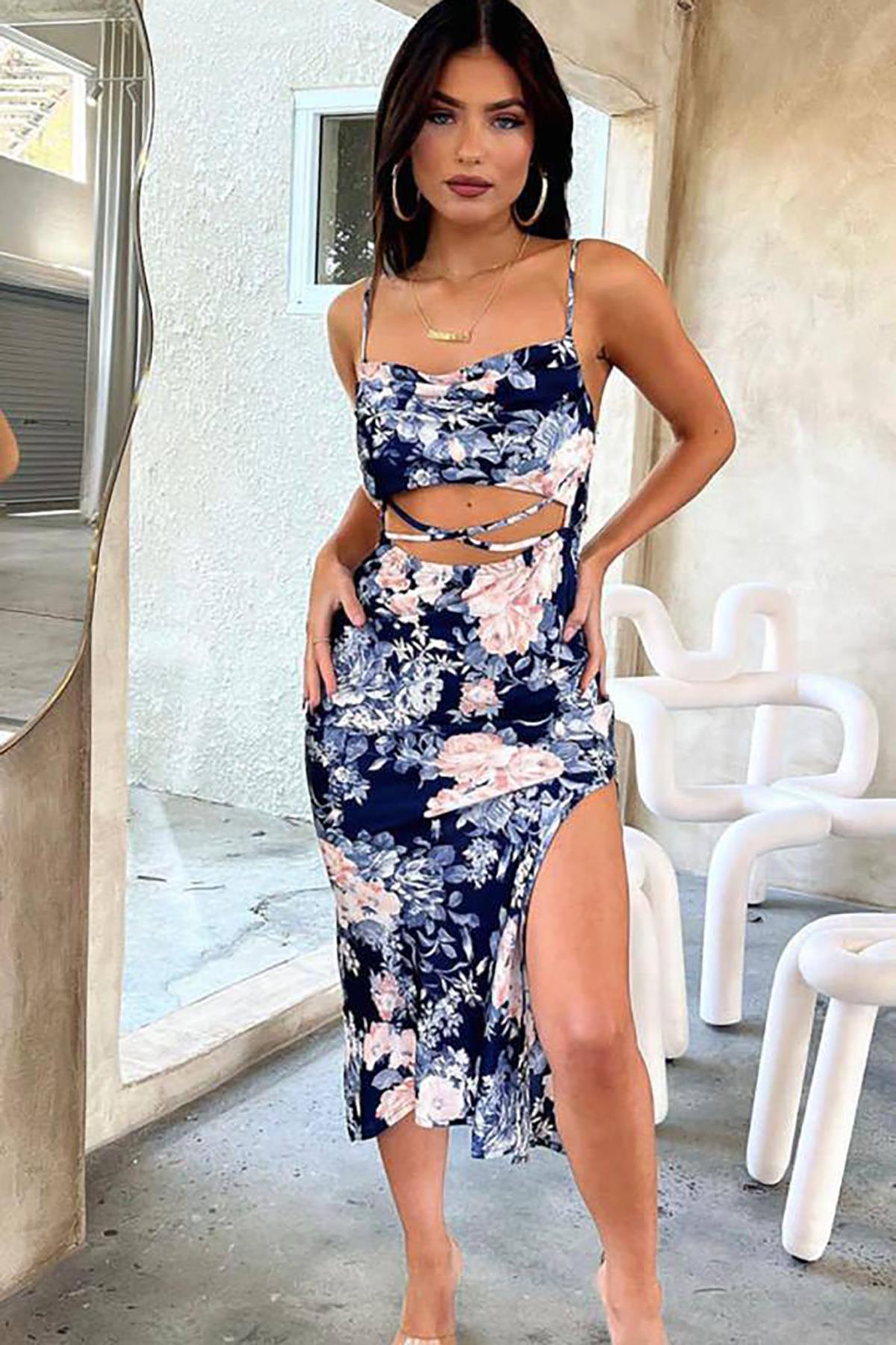 Mavi Dijital Baskılı Jessica Kumaş Gizli Fermuarlı Bel Ve Yırtmaç Dekolteli Midi Boy Elbise