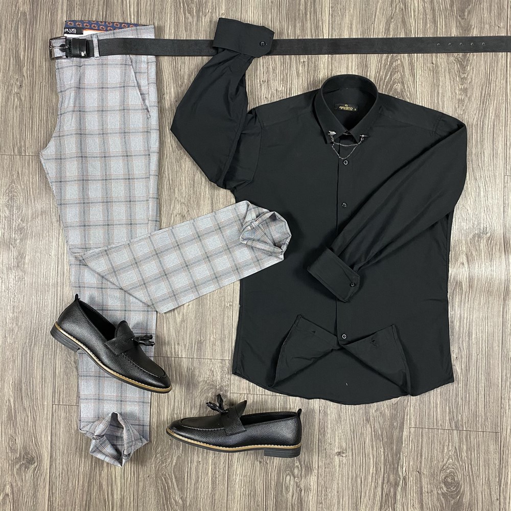 Gri Kareli Kumaş Pantolon ve Siyah Gömlekli Klasik Kombin