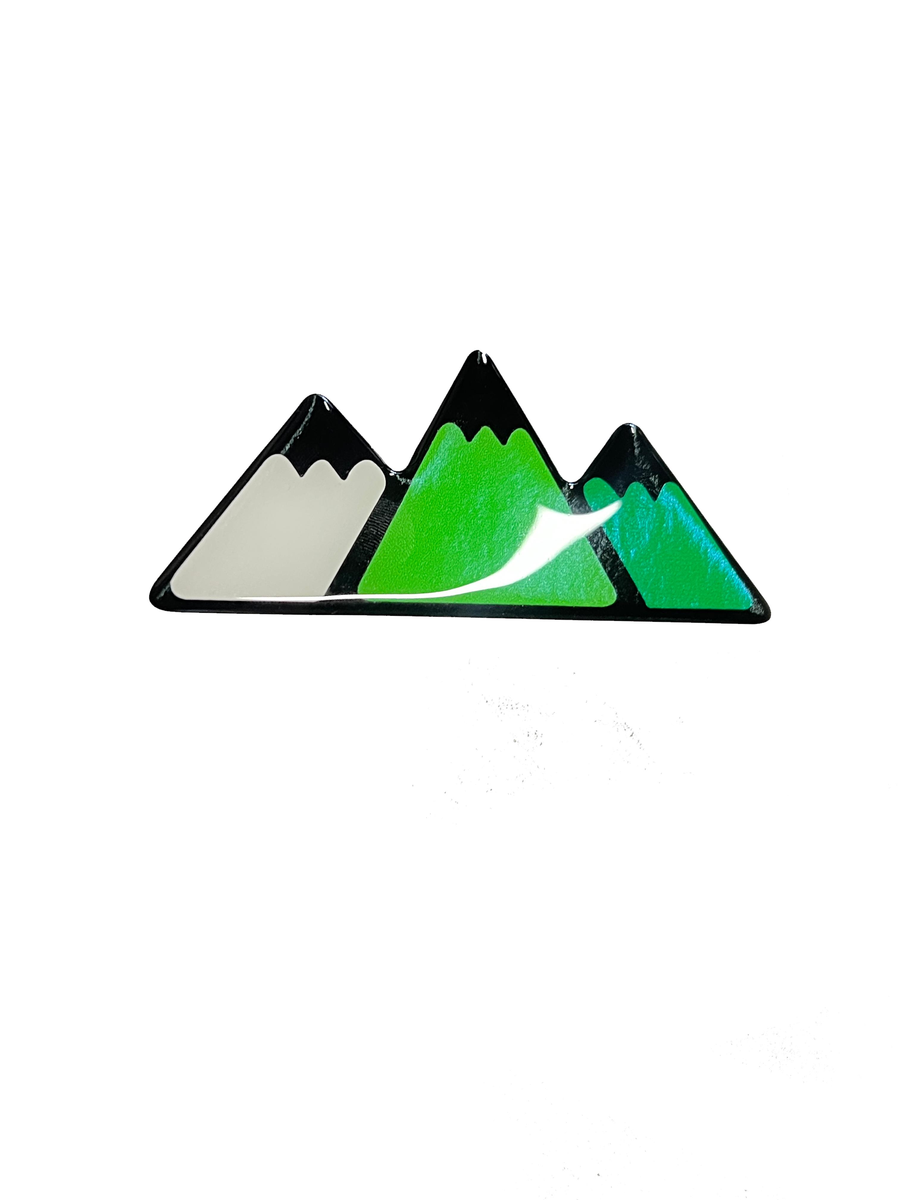 Dağ Desenli Minimal Tasarım Yeşil Siyah 3d Kabartmalı 1 Adet Sticker Arma Universal  