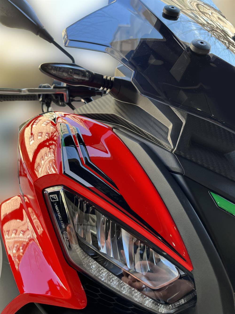 Aprilia Sr Gt 200 125 Far Üstü Far kaşı Sticker Pad