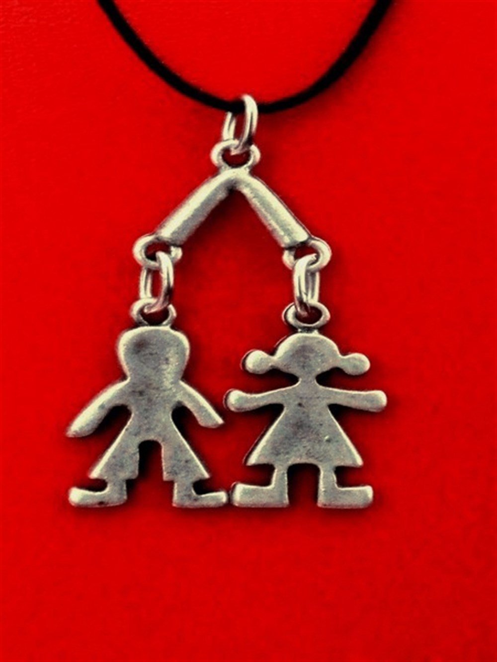 Kız ve Erkek Çocuğu Kolye